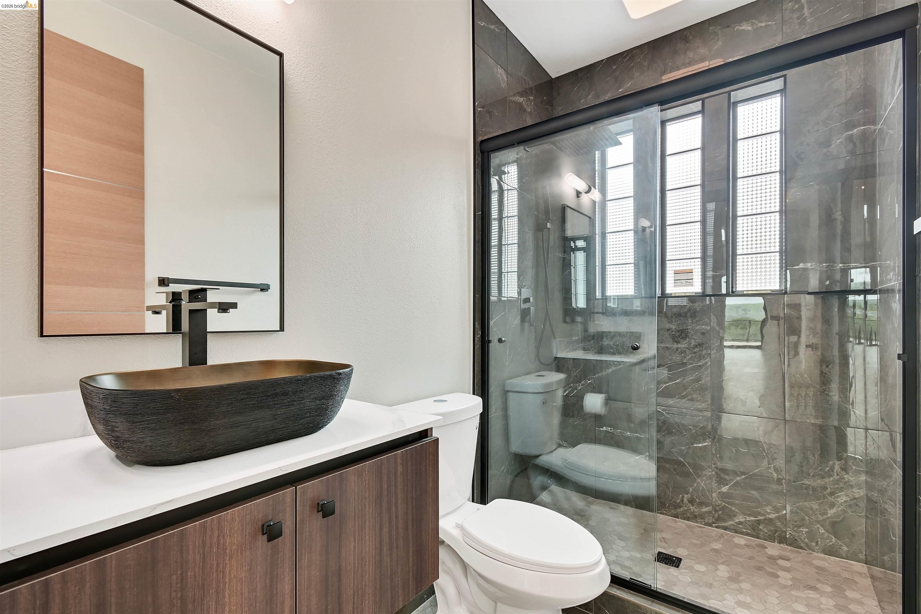 Detail Gallery Image 8 of 38 For 8 North Rancho Ct., Pinole,  CA 94803 - 5 Beds | 4 Baths