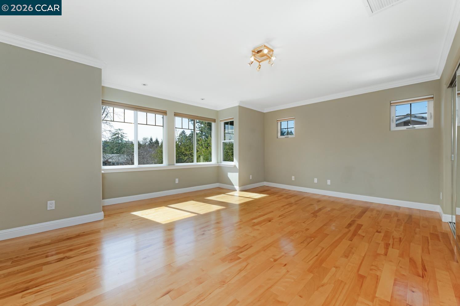 Detail Gallery Image 4 of 58 For 3139 Deerpark Dr, Walnut Creek,  CA 94598 - 5 Beds | 3/1 Baths