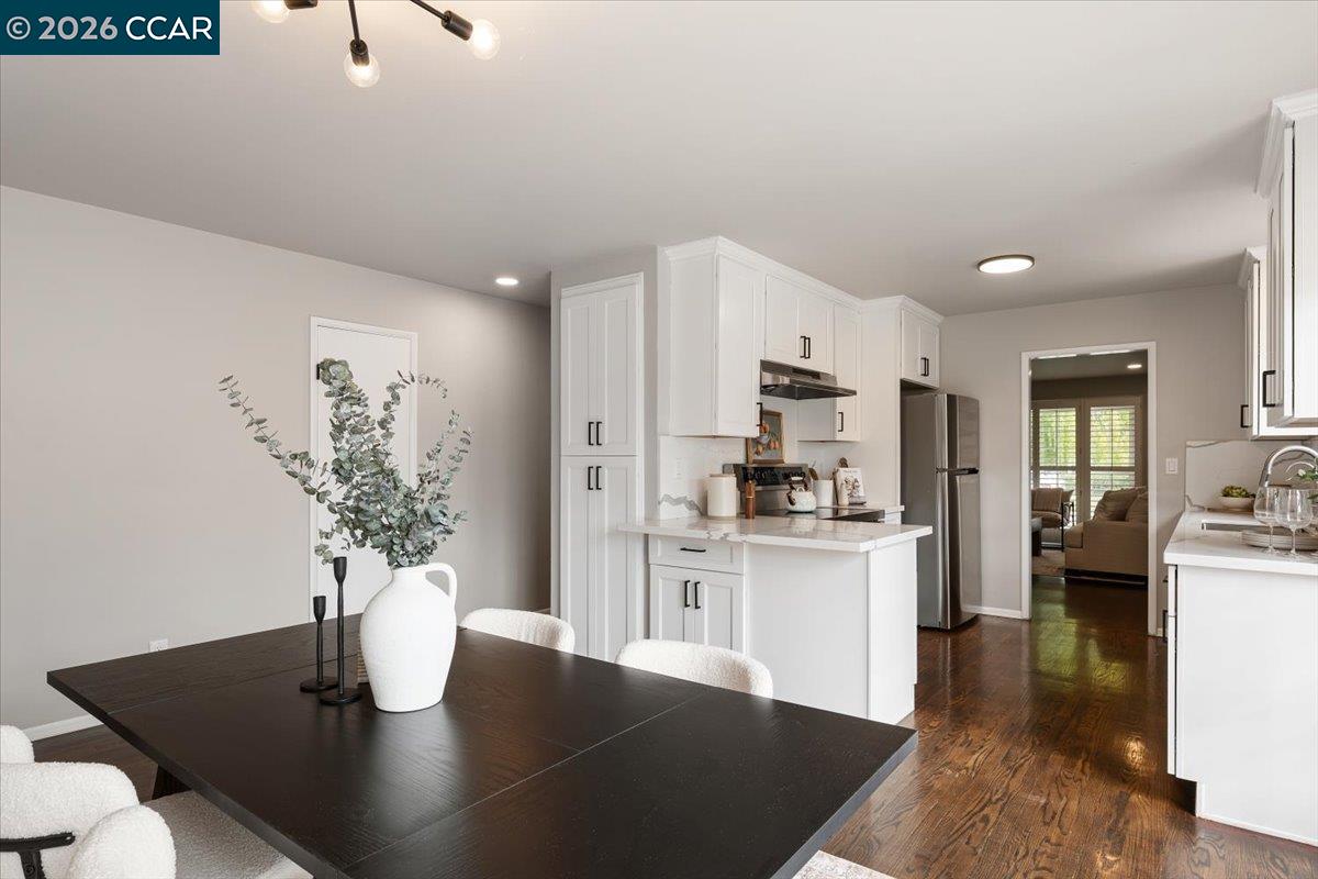 Detail Gallery Image 14 of 33 For 141 Del Mar Dr., Salinas,  CA 93901 - 3 Beds | 2 Baths