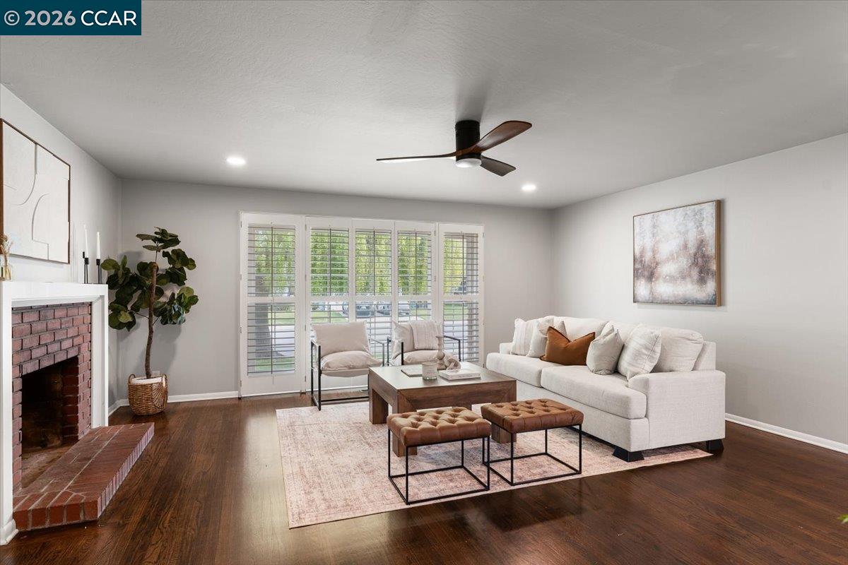 Detail Gallery Image 6 of 33 For 141 Del Mar Dr., Salinas,  CA 93901 - 3 Beds | 2 Baths