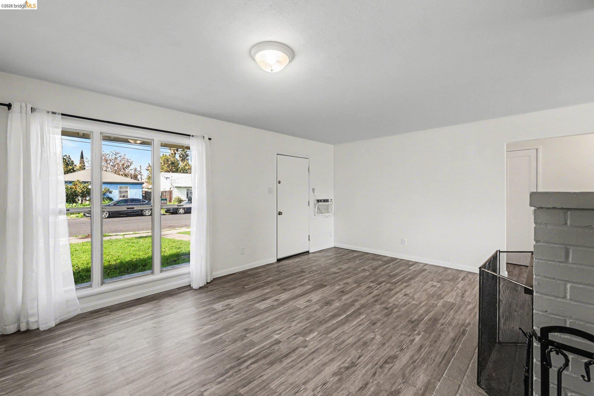 Detail Gallery Image 5 of 26 For 2721 Capistrano St, Antioch,  CA 94509 - 3 Beds | 1 Baths