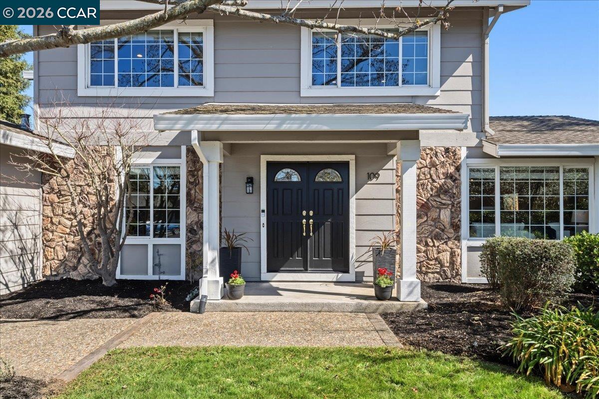 Detail Gallery Image 2 of 38 For 109 Posada Ct, San Ramon,  CA 94583 - 4 Beds | 2/1 Baths