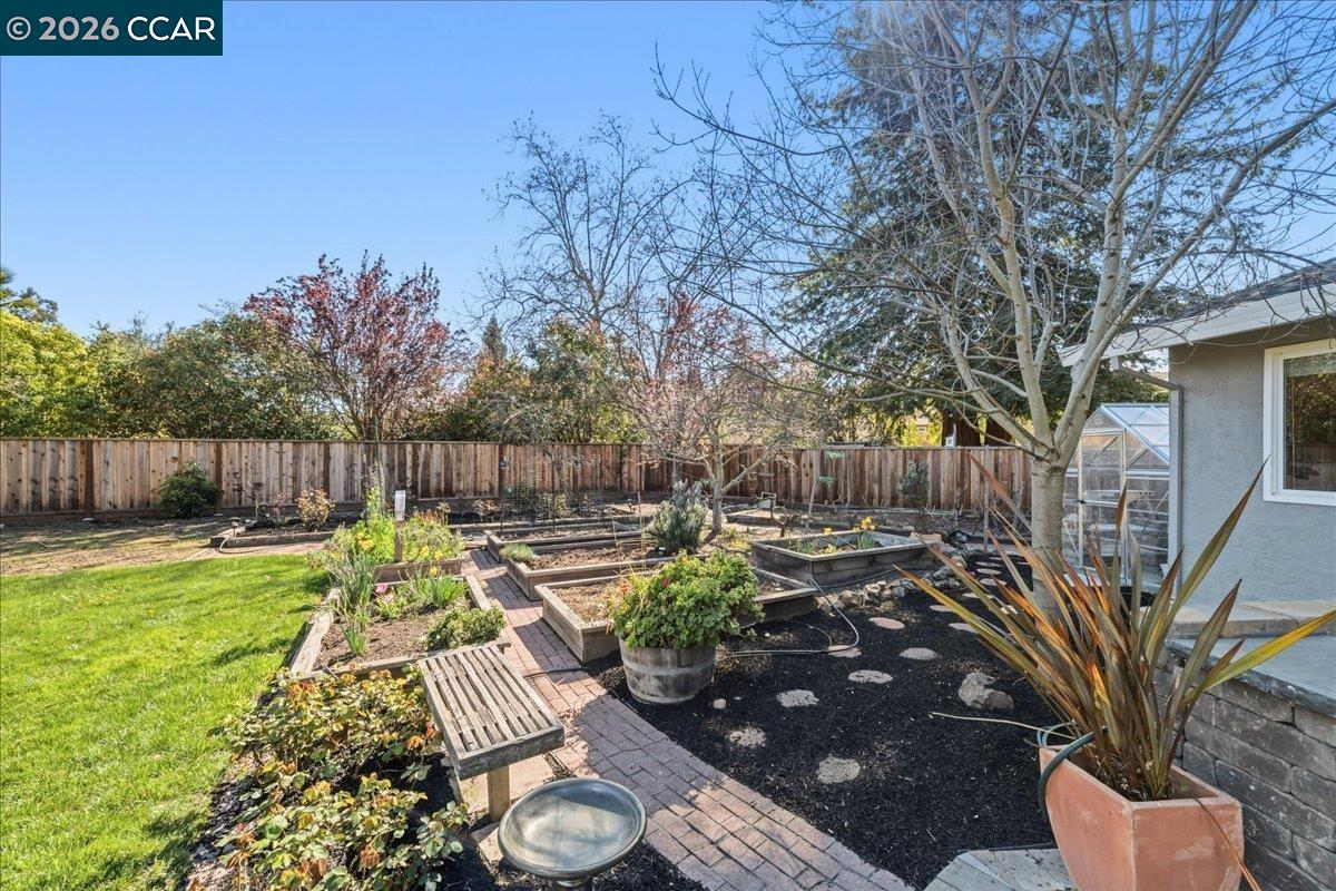 Detail Gallery Image 31 of 38 For 109 Posada Ct, San Ramon,  CA 94583 - 4 Beds | 2/1 Baths