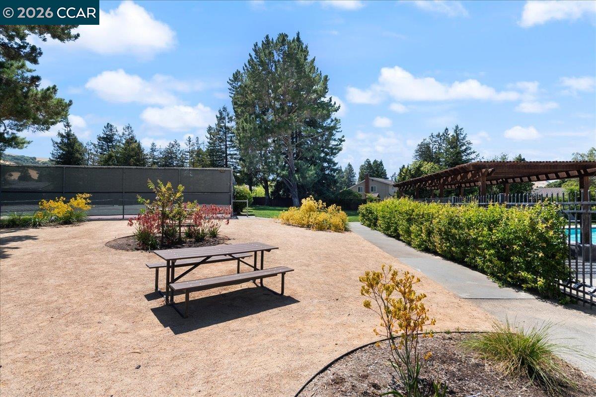 Detail Gallery Image 37 of 38 For 109 Posada Ct, San Ramon,  CA 94583 - 4 Beds | 2/1 Baths