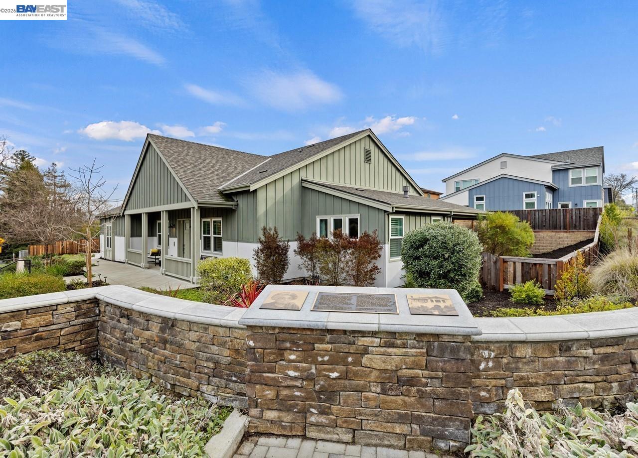 Detail Gallery Image 3 of 60 For 580 Boyd Rd, Pleasant Hill,  CA 94523 - 5 Beds | 4/1 Baths