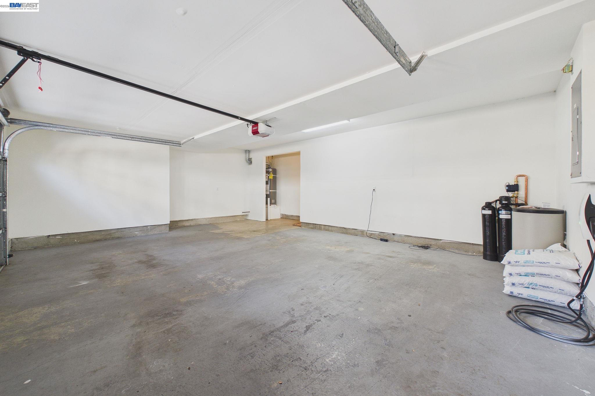 Photo #42: 41125637 Listing: Photo #42