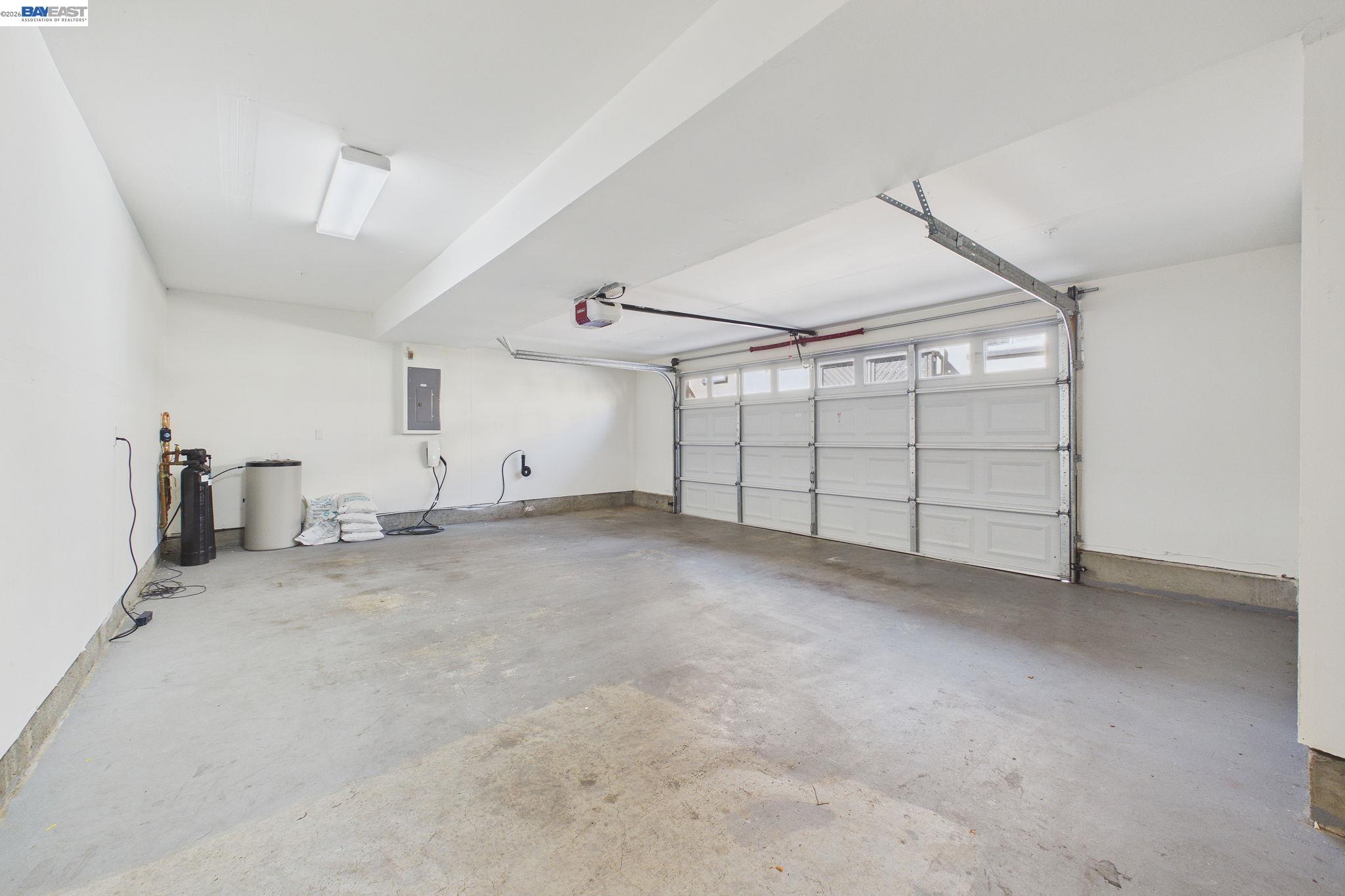 Photo #43: 41125637 Listing: Photo #43