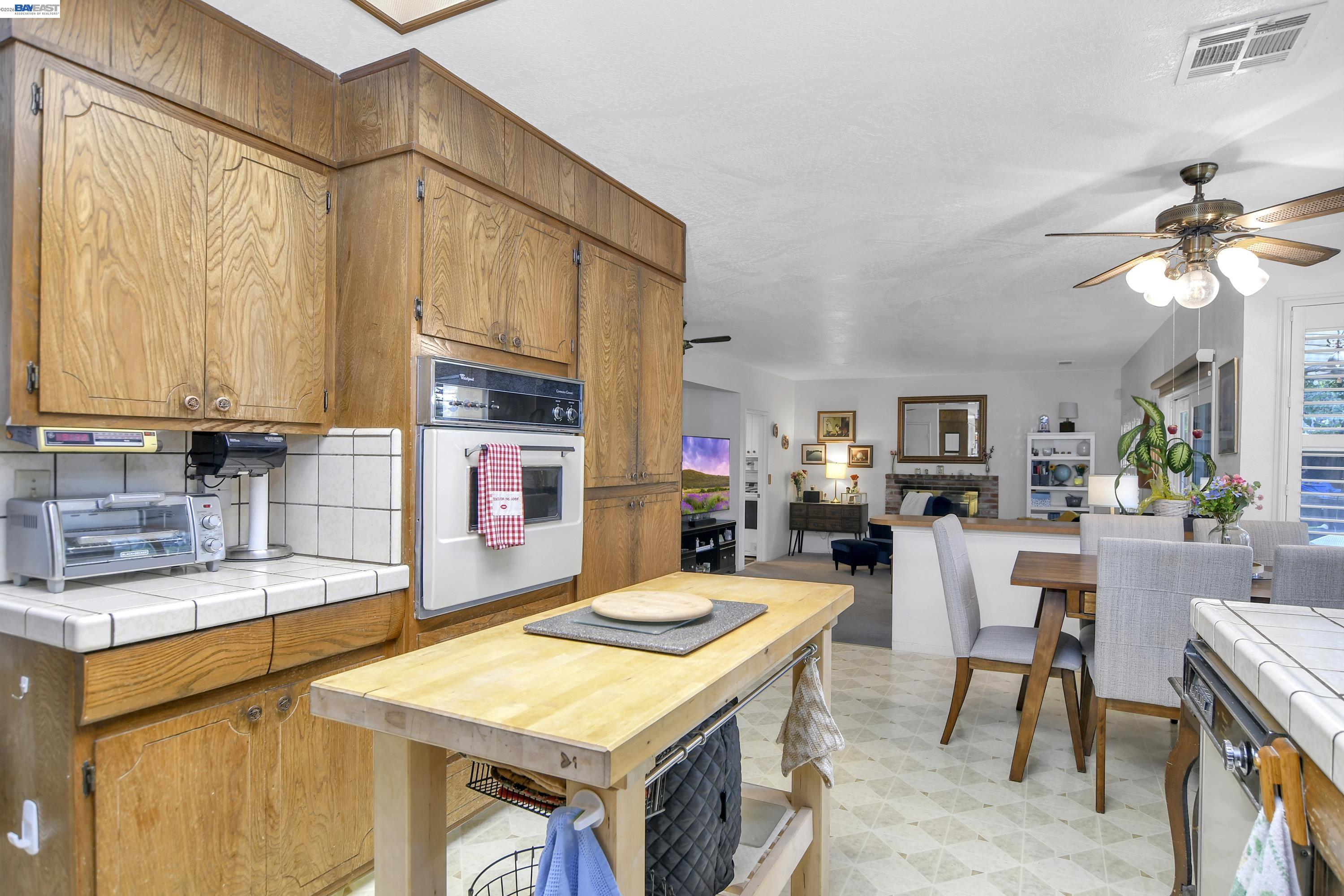 Detail Gallery Image 11 of 29 For 2316 Otto Dr, Stockton,  CA 95209 - 4 Beds | 2/1 Baths