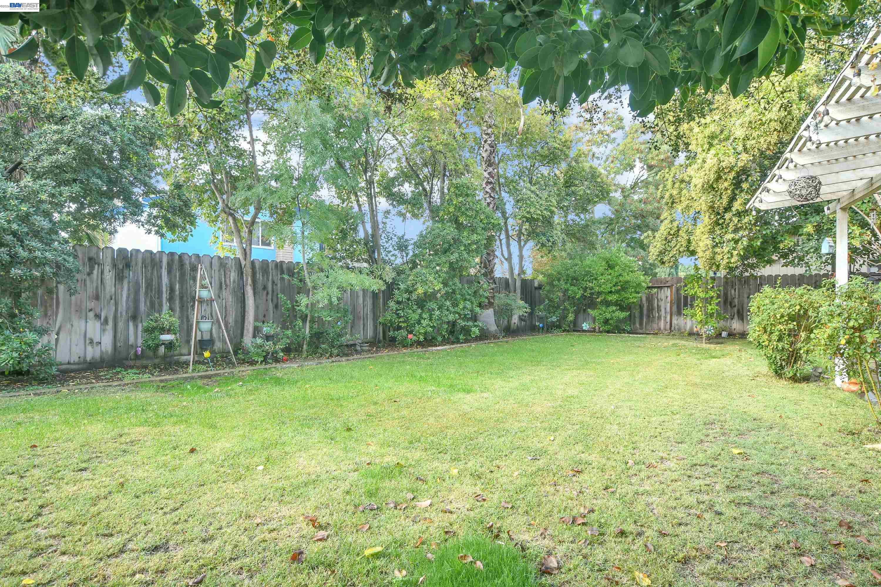 Detail Gallery Image 3 of 29 For 2316 Otto Dr, Stockton,  CA 95209 - 4 Beds | 2/1 Baths