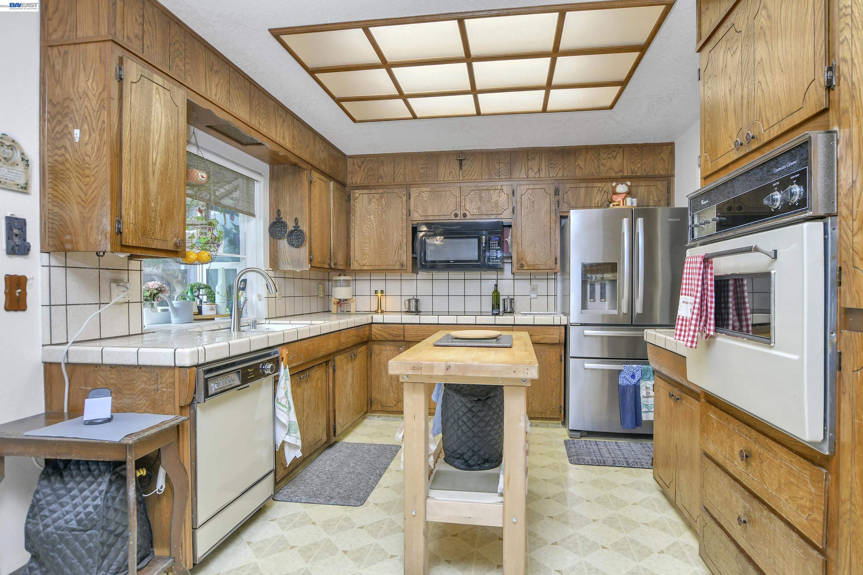 Detail Gallery Image 9 of 29 For 2316 Otto Dr, Stockton,  CA 95209 - 4 Beds | 2/1 Baths