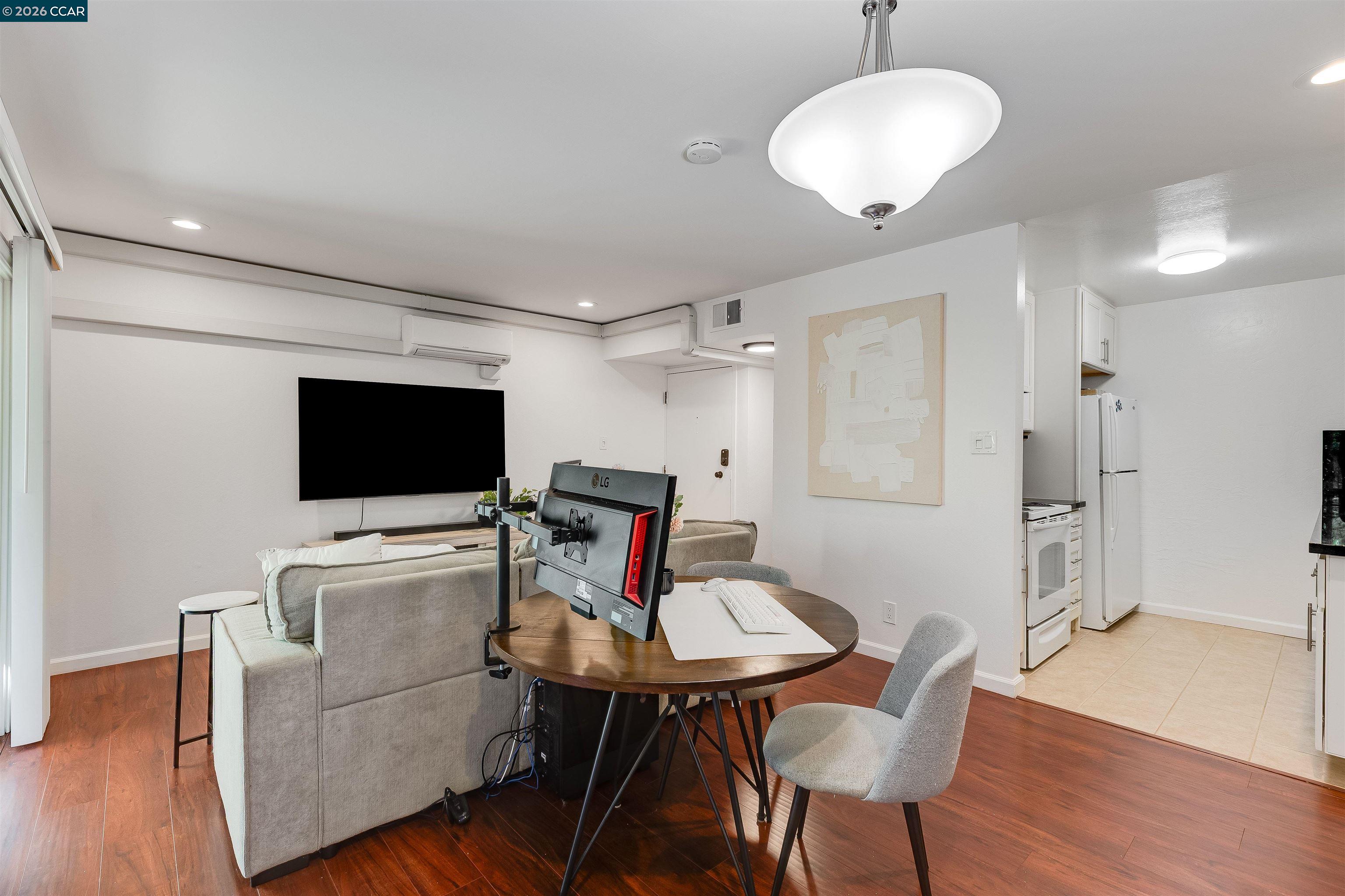 Photo #14: 41125639 Listing: Photo #14