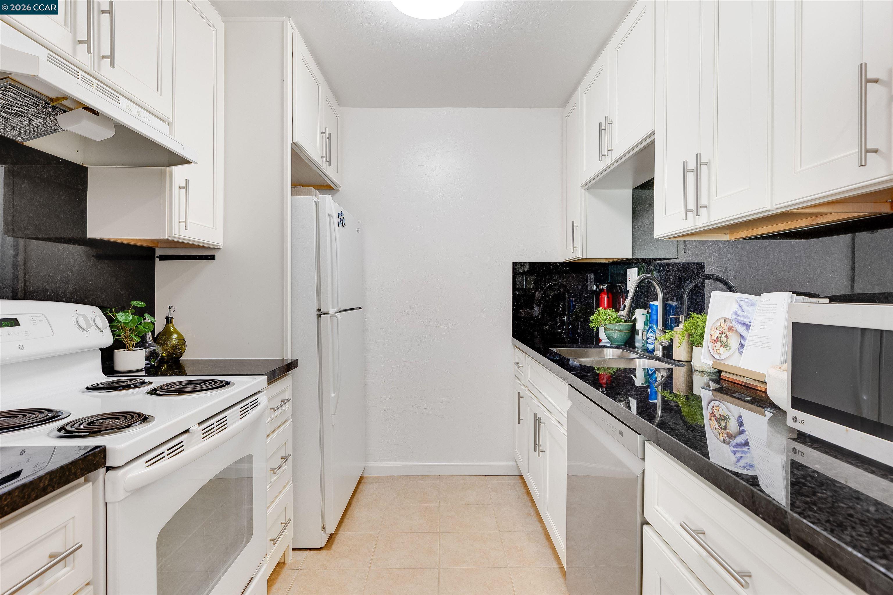 Photo #21: 41125639 Listing: Photo #21