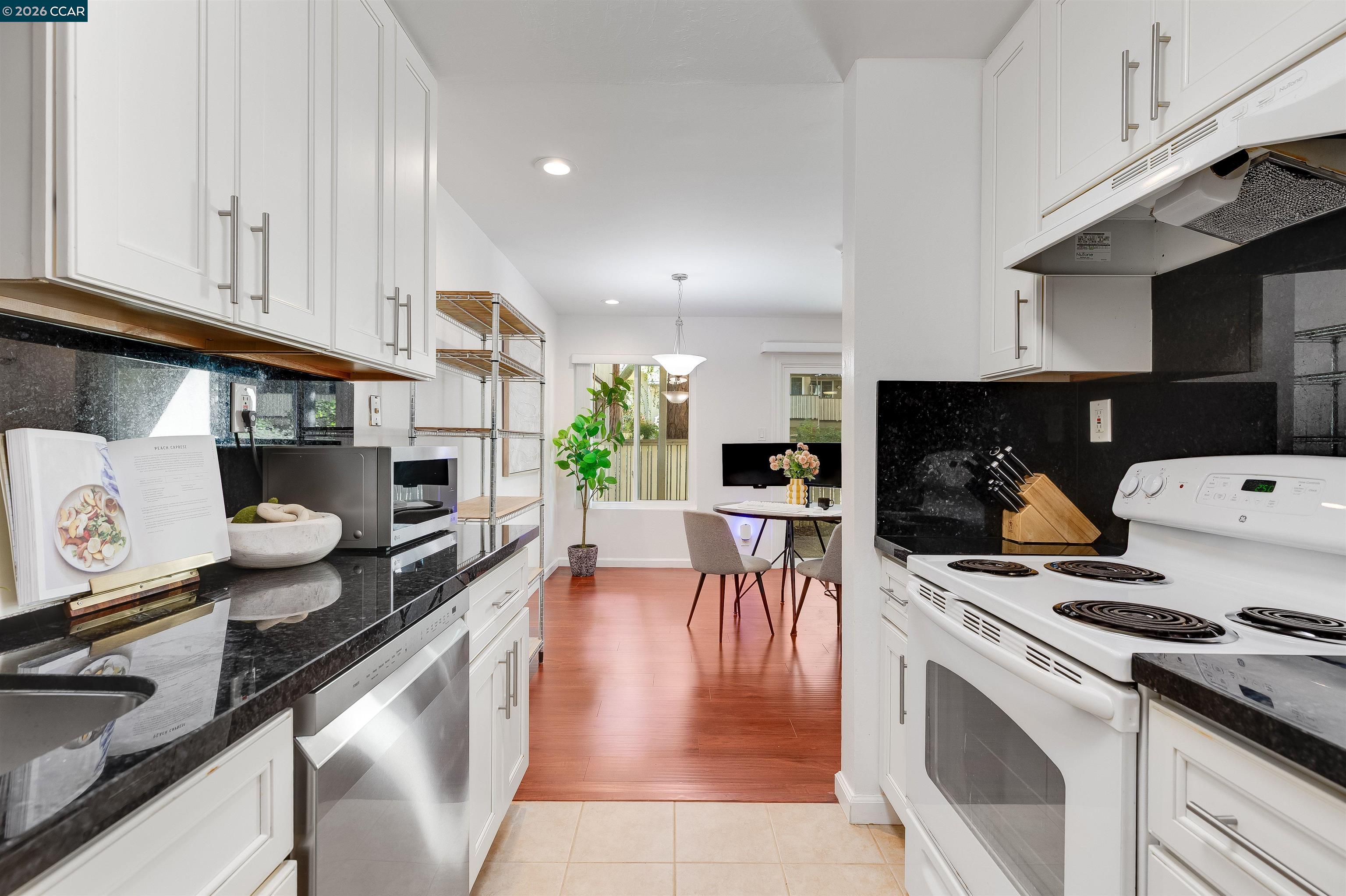 Photo #24: 41125639 Listing: Photo #24