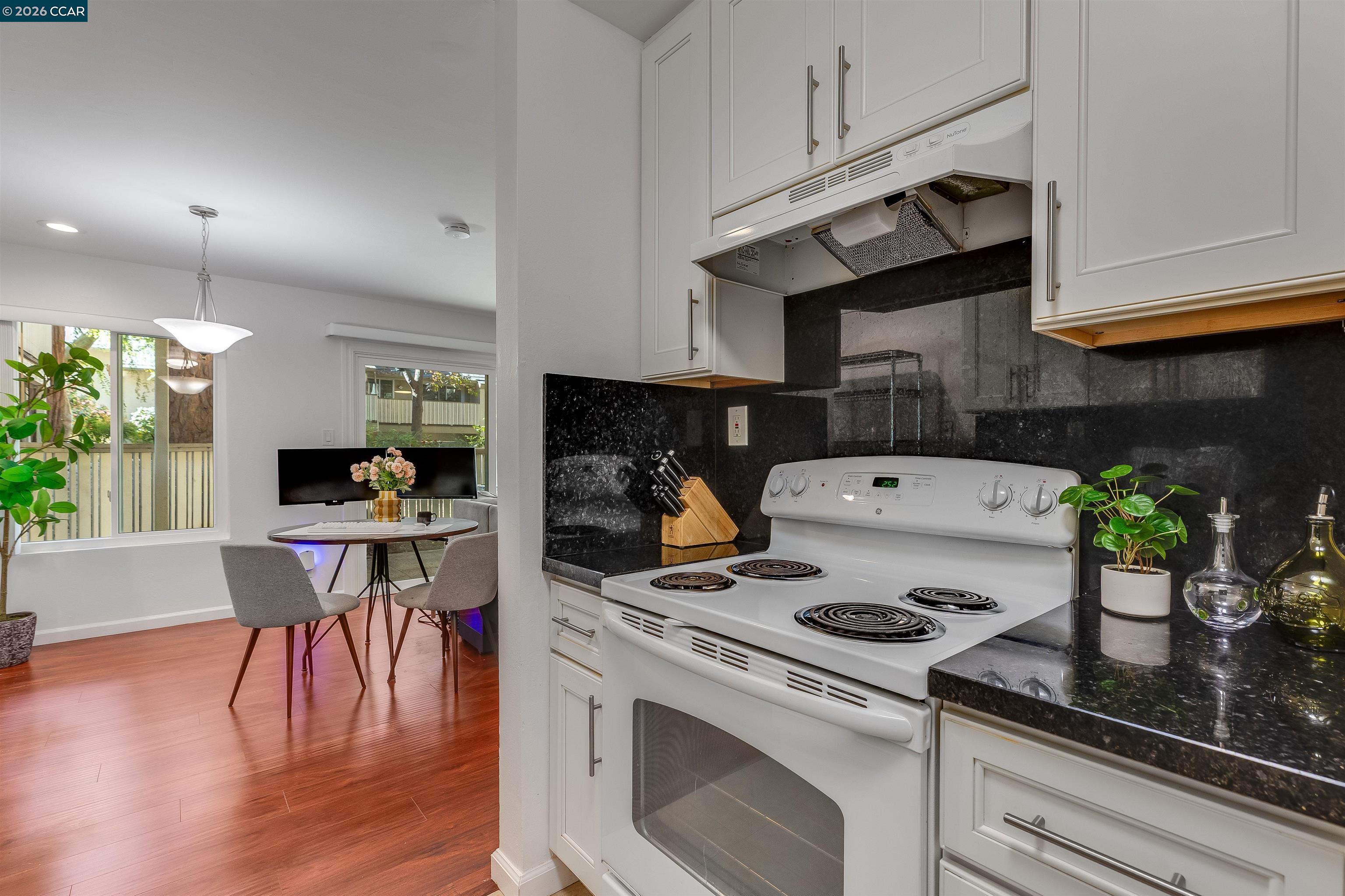 Photo #27: 41125639 Listing: Photo #27