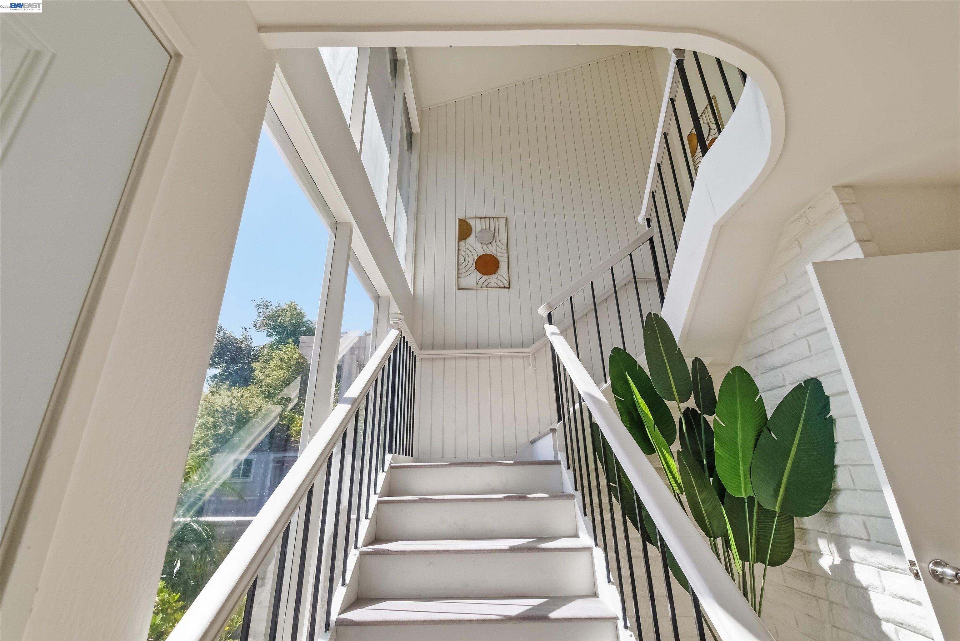 Detail Gallery Image 20 of 60 For 536 Golf Club Rd, Pleasant Hill,  CA 94523 - 3 Beds | 3 Baths