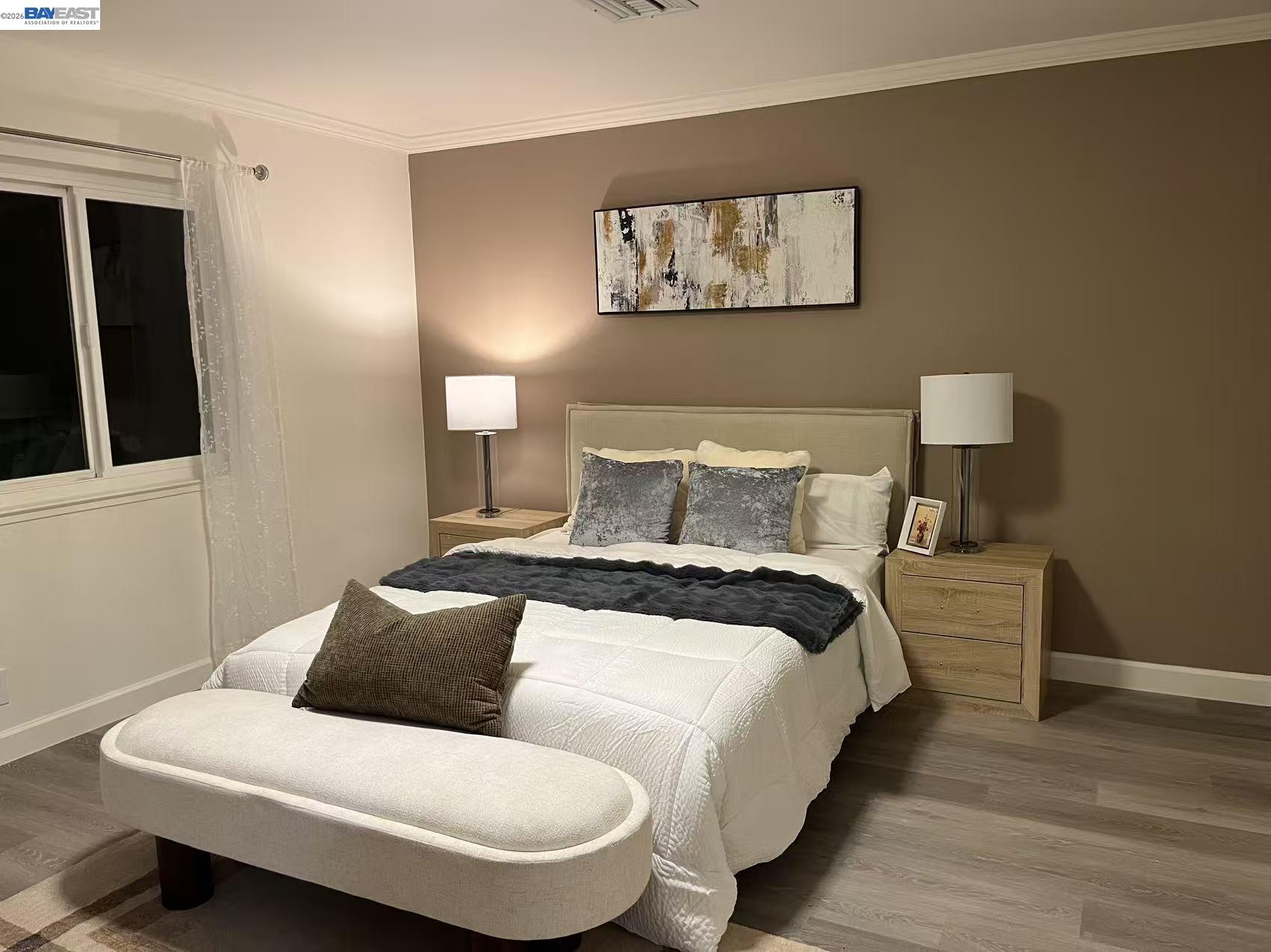 Detail Gallery Image 4 of 5 For 536 Golf Club Rd, Pleasant Hill,  CA 94523 - 3 Beds | 3 Baths