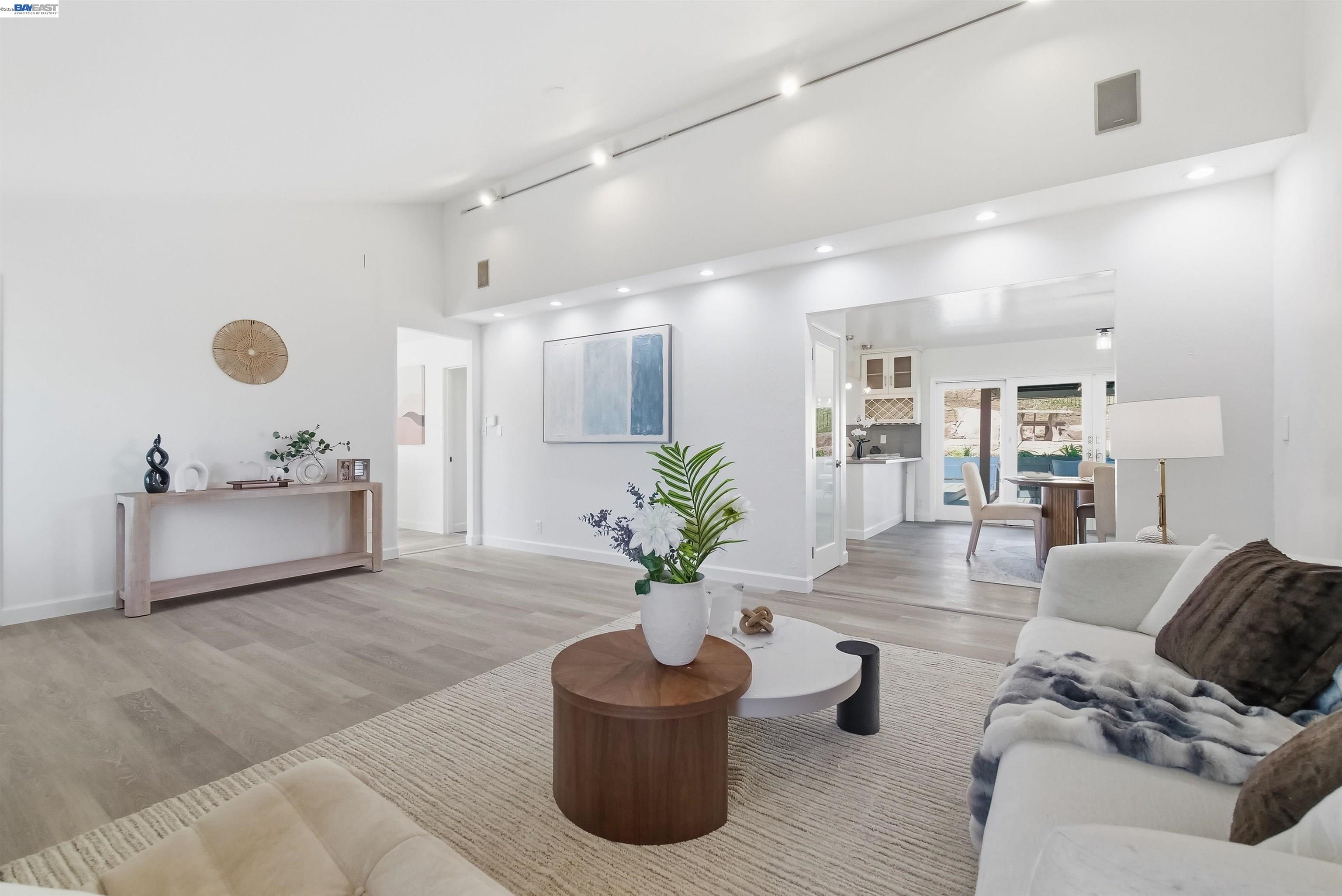 Detail Gallery Image 34 of 60 For 536 Golf Club Rd, Pleasant Hill,  CA 94523 - 3 Beds | 3 Baths