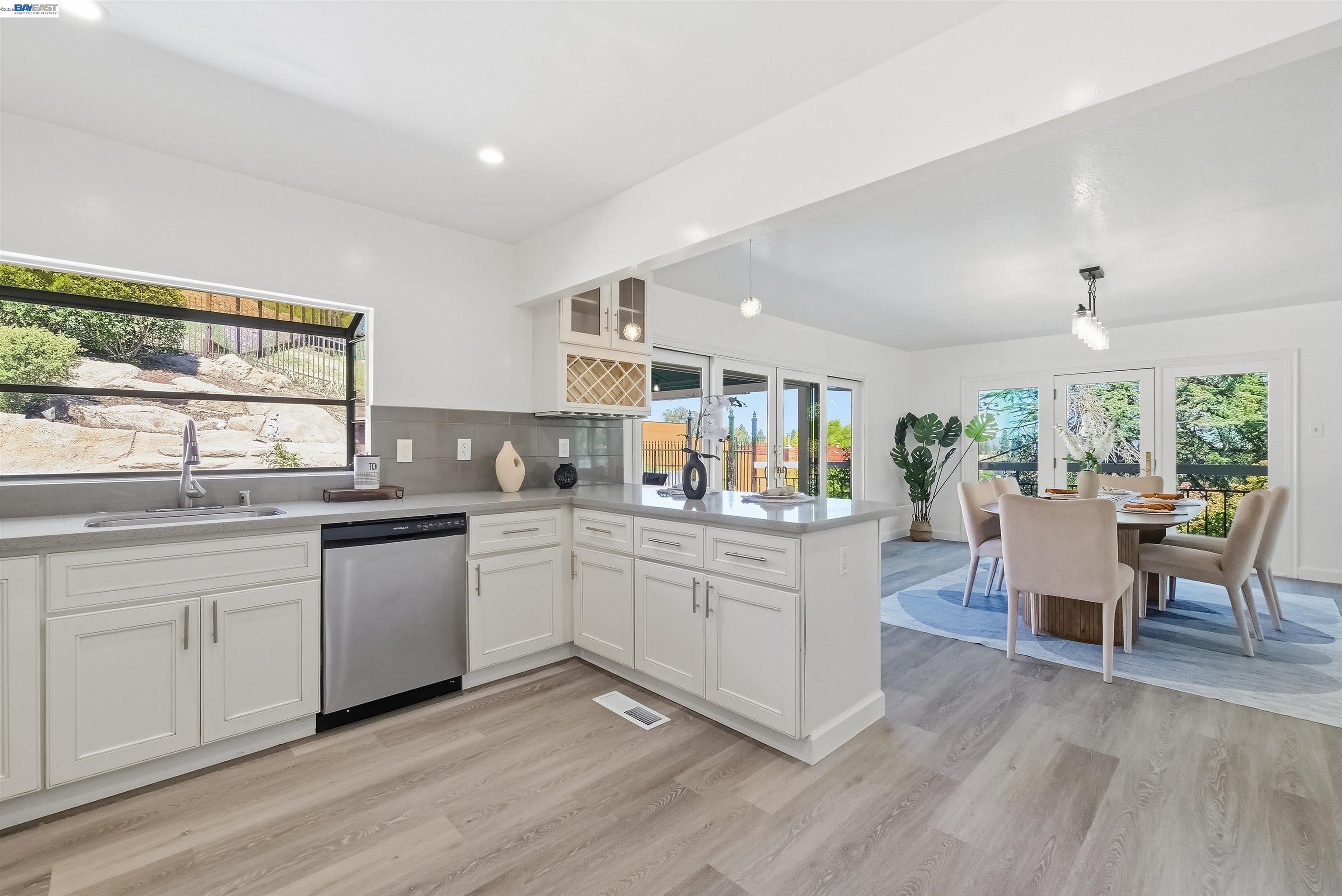 Detail Gallery Image 43 of 60 For 536 Golf Club Rd, Pleasant Hill,  CA 94523 - 3 Beds | 3 Baths