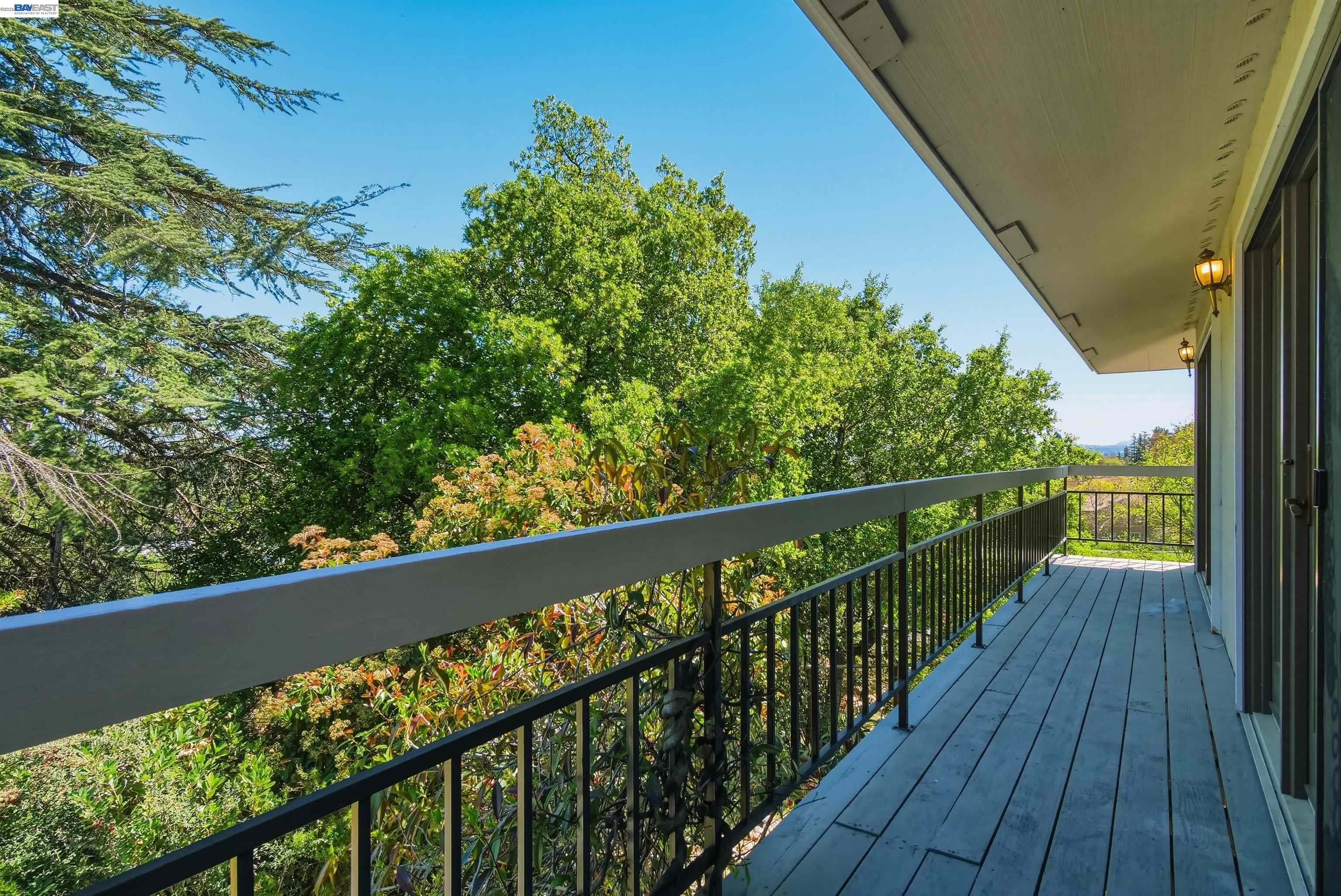 Detail Gallery Image 45 of 60 For 536 Golf Club Rd, Pleasant Hill,  CA 94523 - 3 Beds | 3 Baths