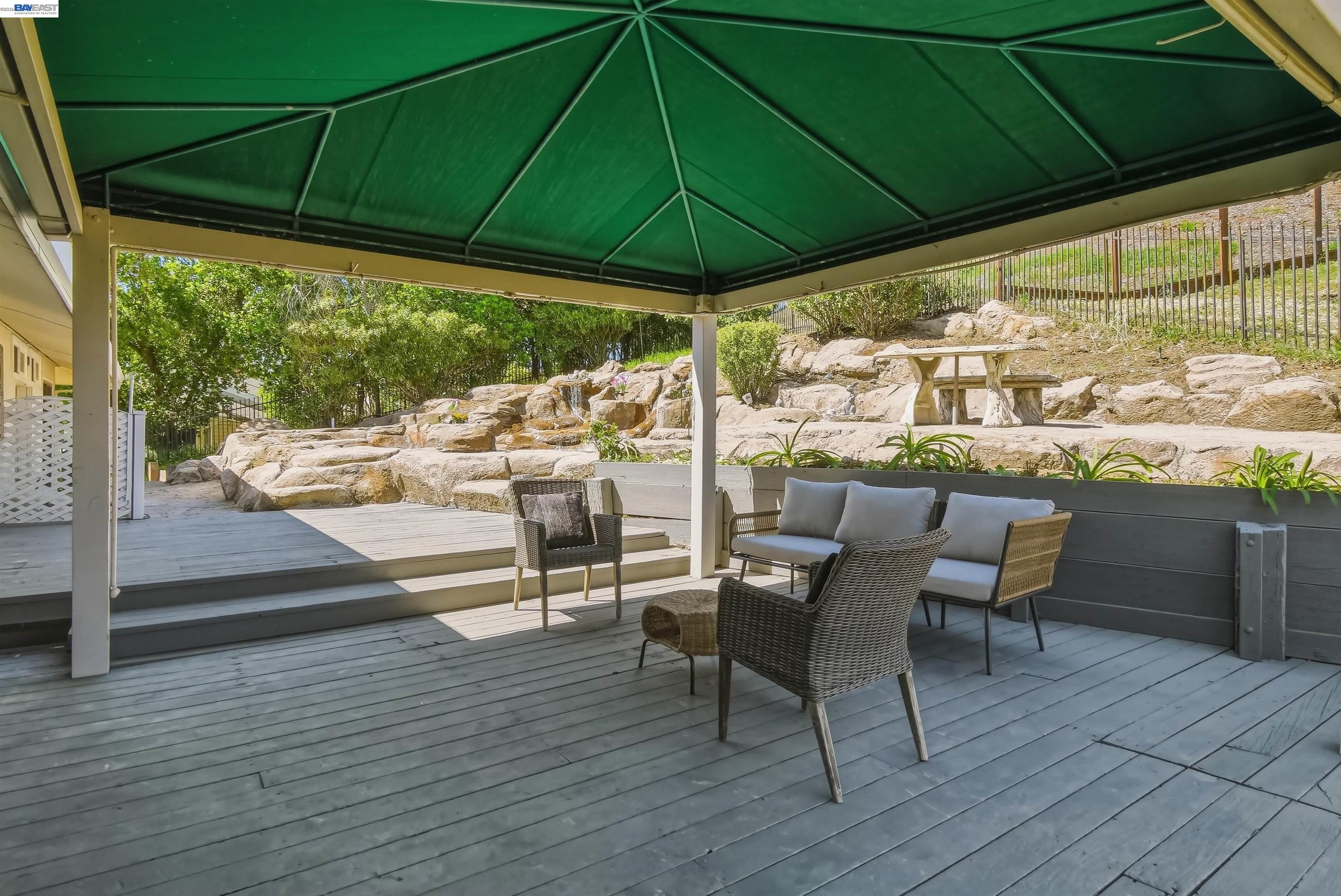 Detail Gallery Image 46 of 60 For 536 Golf Club Rd, Pleasant Hill,  CA 94523 - 3 Beds | 3 Baths