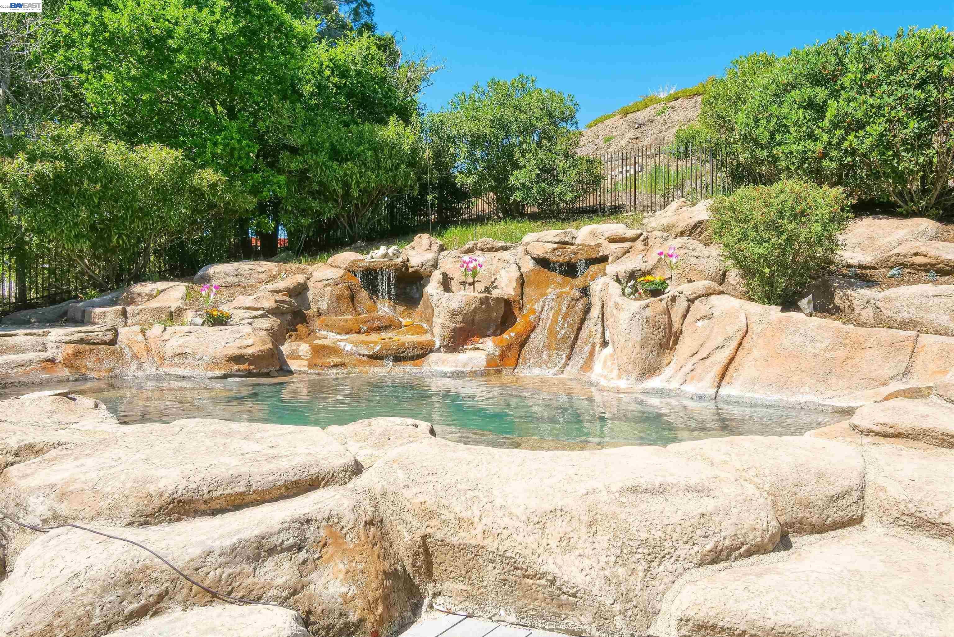 Detail Gallery Image 47 of 60 For 536 Golf Club Rd, Pleasant Hill,  CA 94523 - 3 Beds | 3 Baths