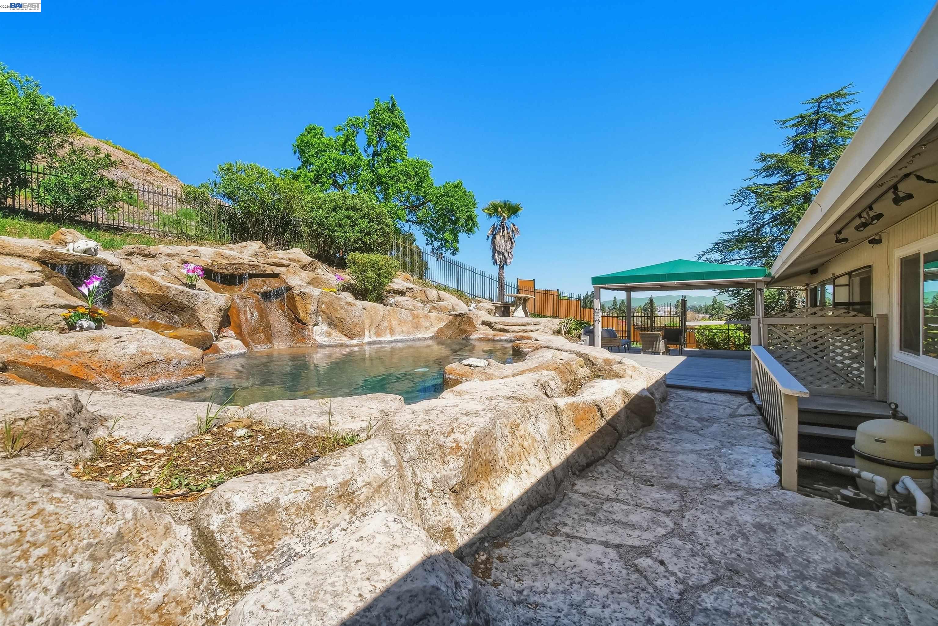 Detail Gallery Image 48 of 60 For 536 Golf Club Rd, Pleasant Hill,  CA 94523 - 3 Beds | 3 Baths