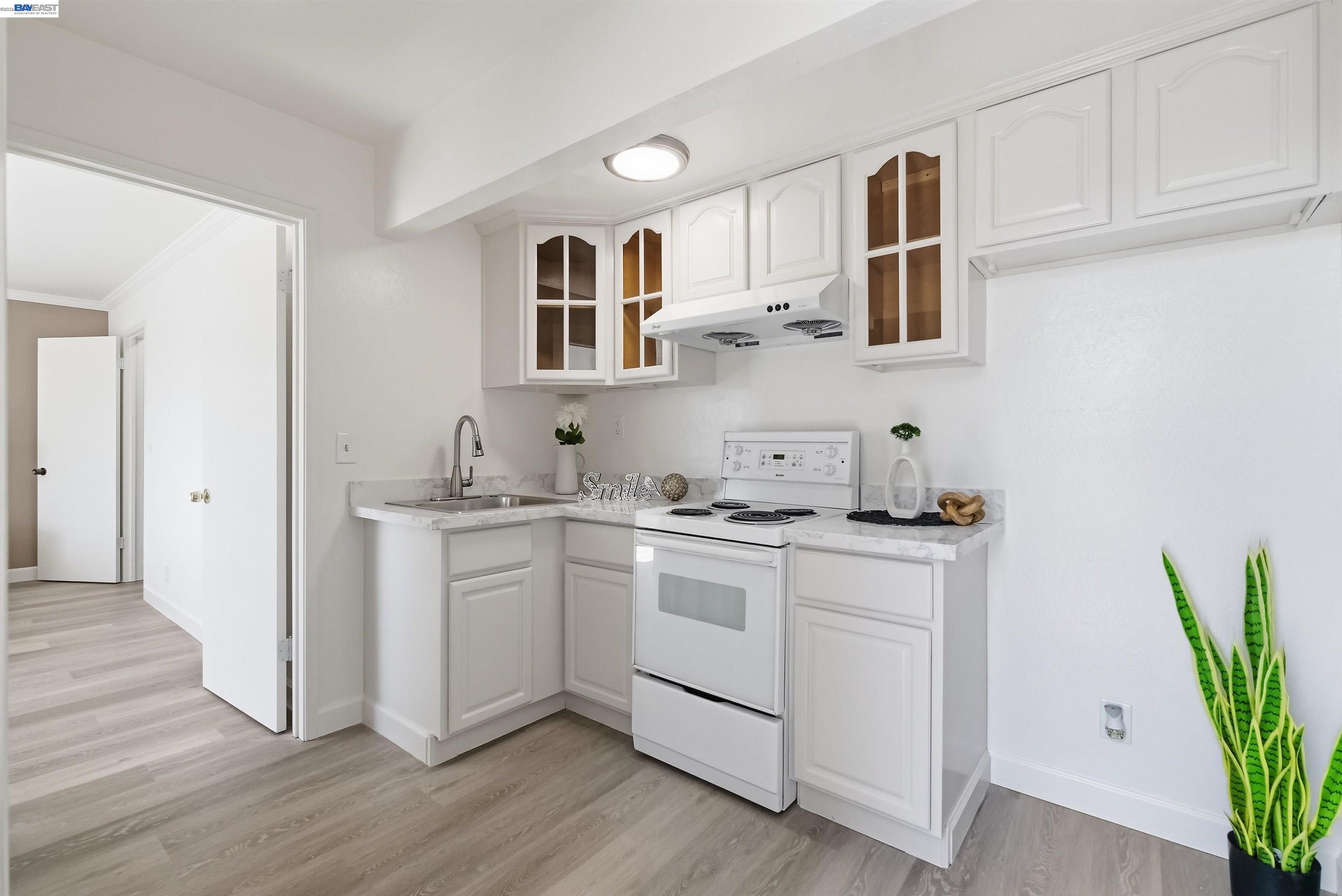 Detail Gallery Image 6 of 60 For 536 Golf Club Rd, Pleasant Hill,  CA 94523 - 3 Beds | 3 Baths