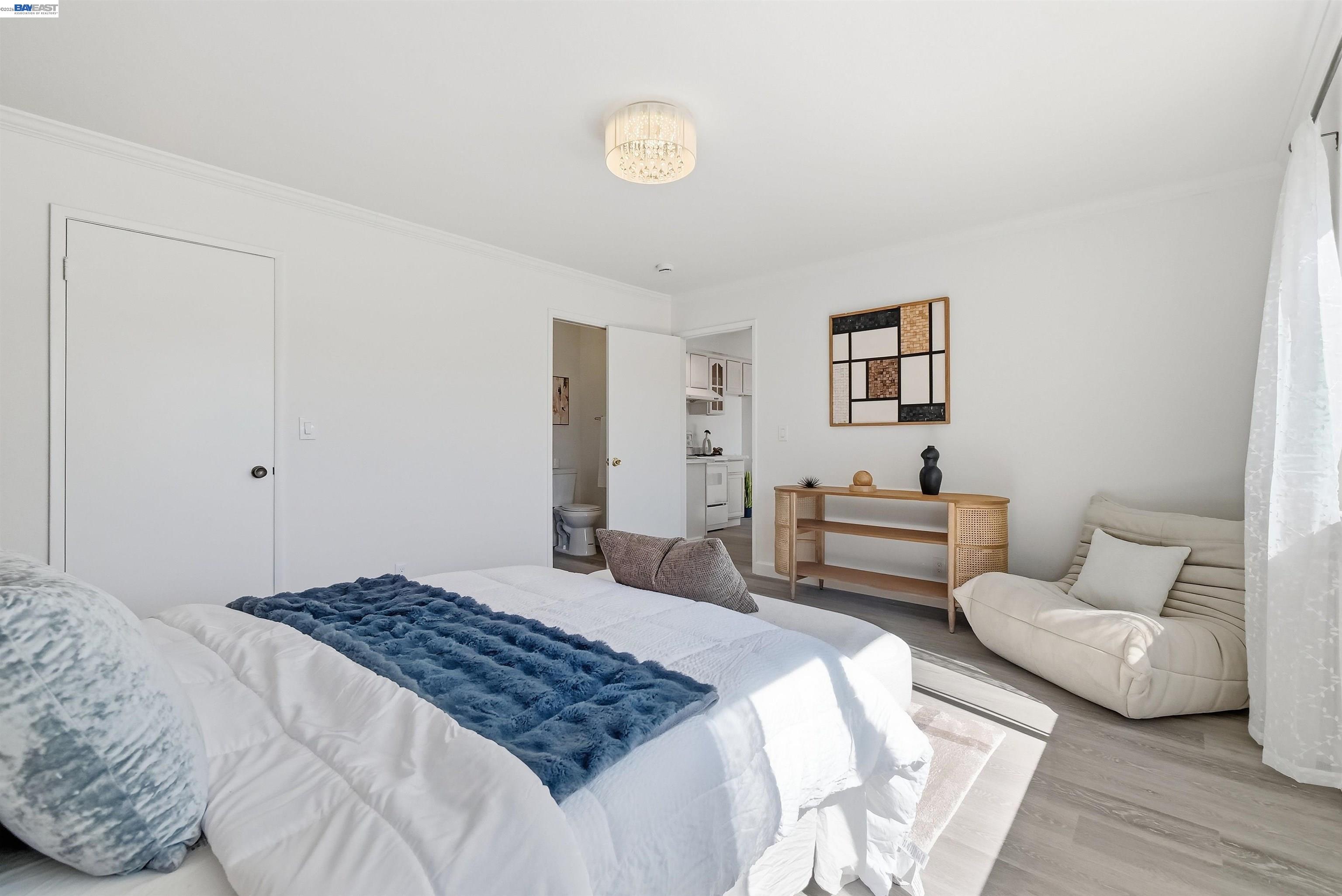 Detail Gallery Image 10 of 60 For 536 Golf Club Rd, Pleasant Hill,  CA 94523 - 3 Beds | 3 Baths