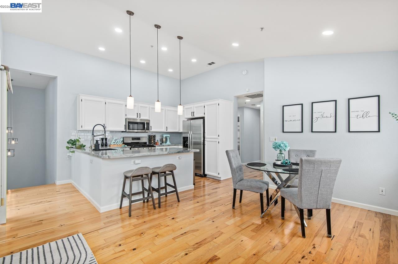 Photo #2: 41125641 Listing: Photo #2