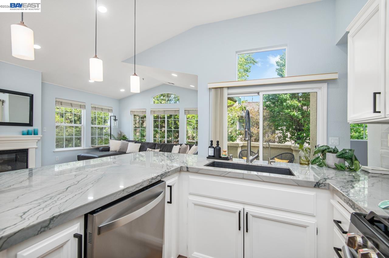 Photo #4: 41125641 Listing: Photo #4