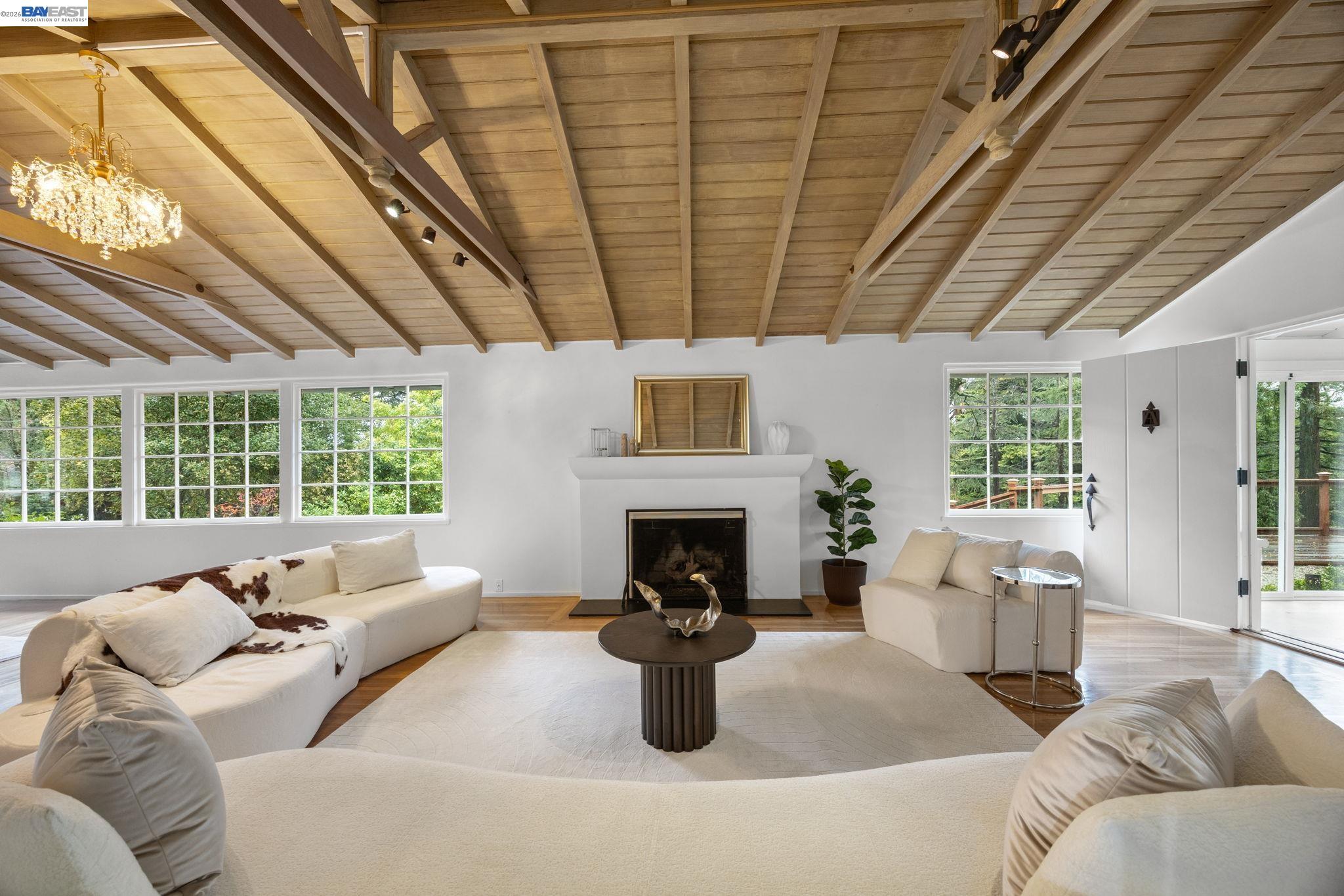 Detail Gallery Image 12 of 32 For 2976 Joaquin Miller Rd, Oakland,  CA 94602 - 2 Beds | 2 Baths