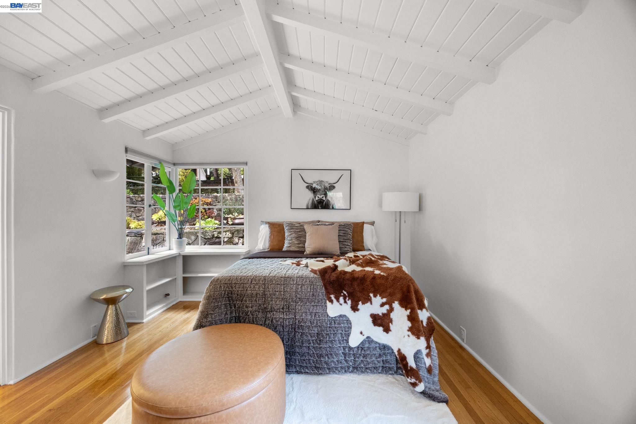 Detail Gallery Image 14 of 32 For 2976 Joaquin Miller Rd, Oakland,  CA 94602 - 2 Beds | 2 Baths