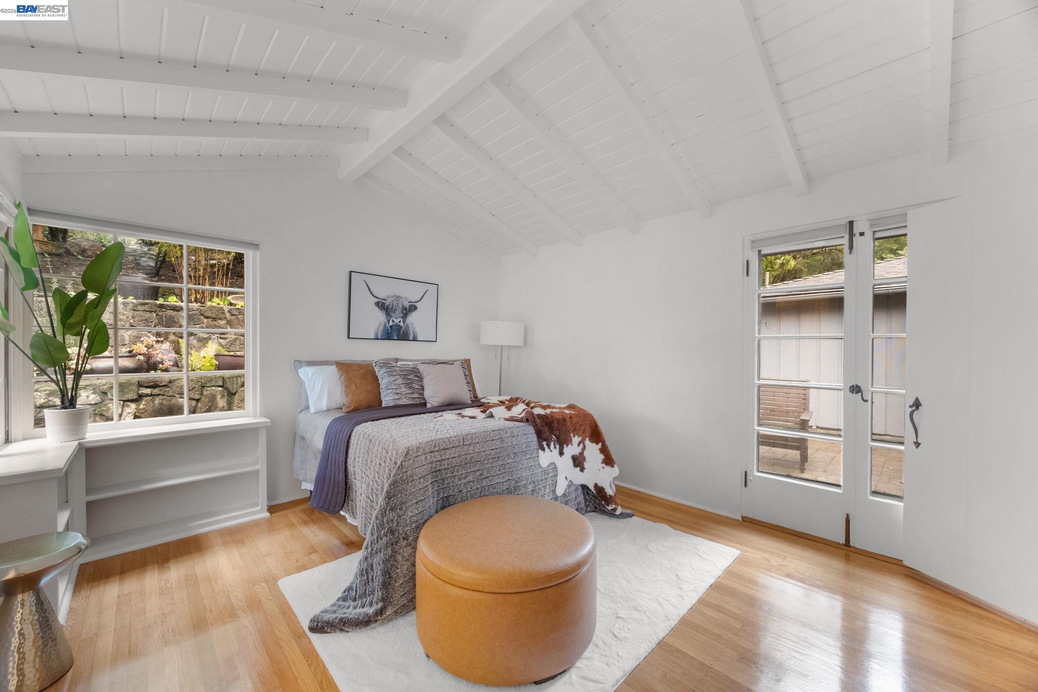 Detail Gallery Image 15 of 32 For 2976 Joaquin Miller Rd, Oakland,  CA 94602 - 2 Beds | 2 Baths