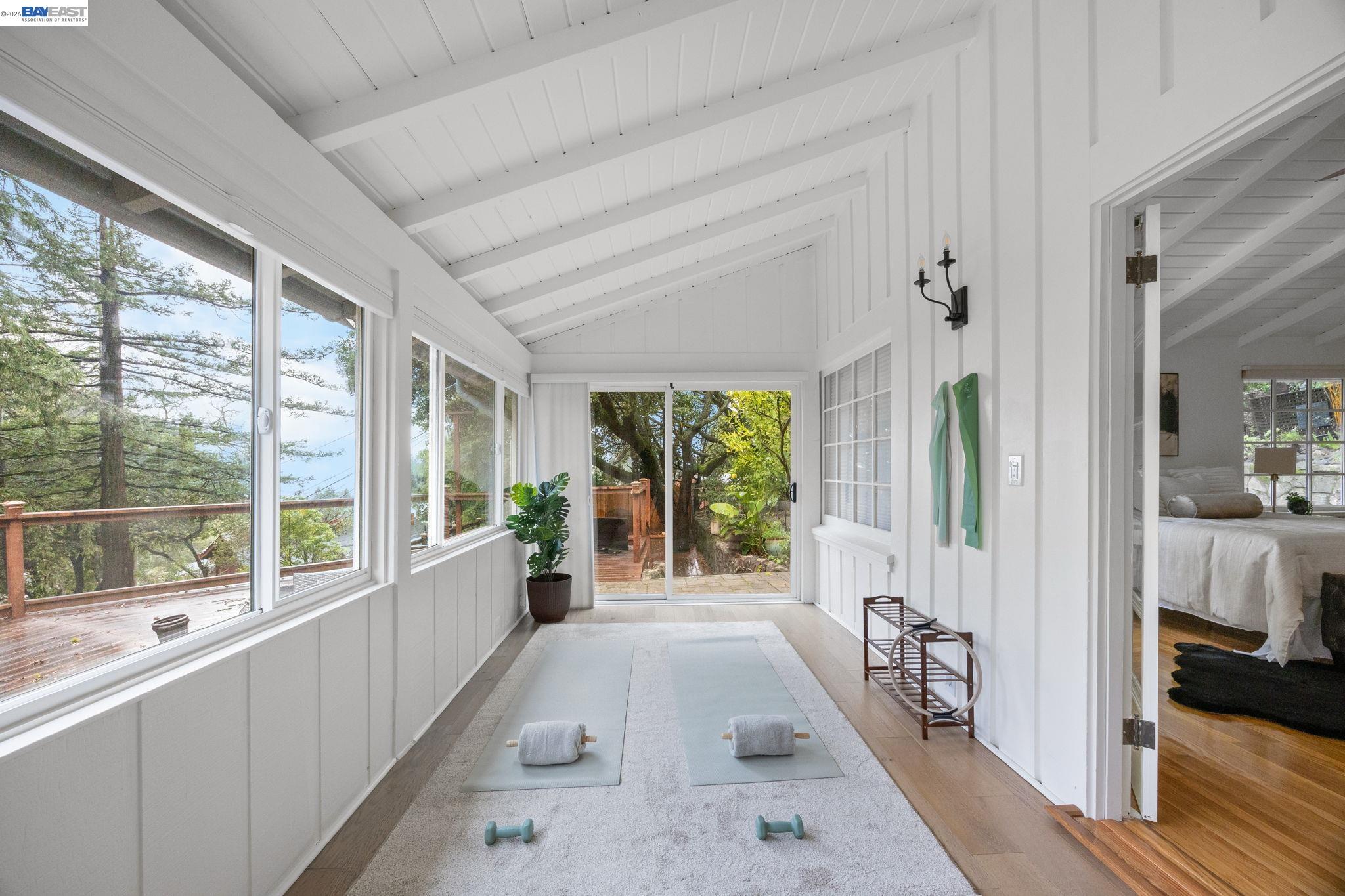 Detail Gallery Image 20 of 32 For 2976 Joaquin Miller Rd, Oakland,  CA 94602 - 2 Beds | 2 Baths