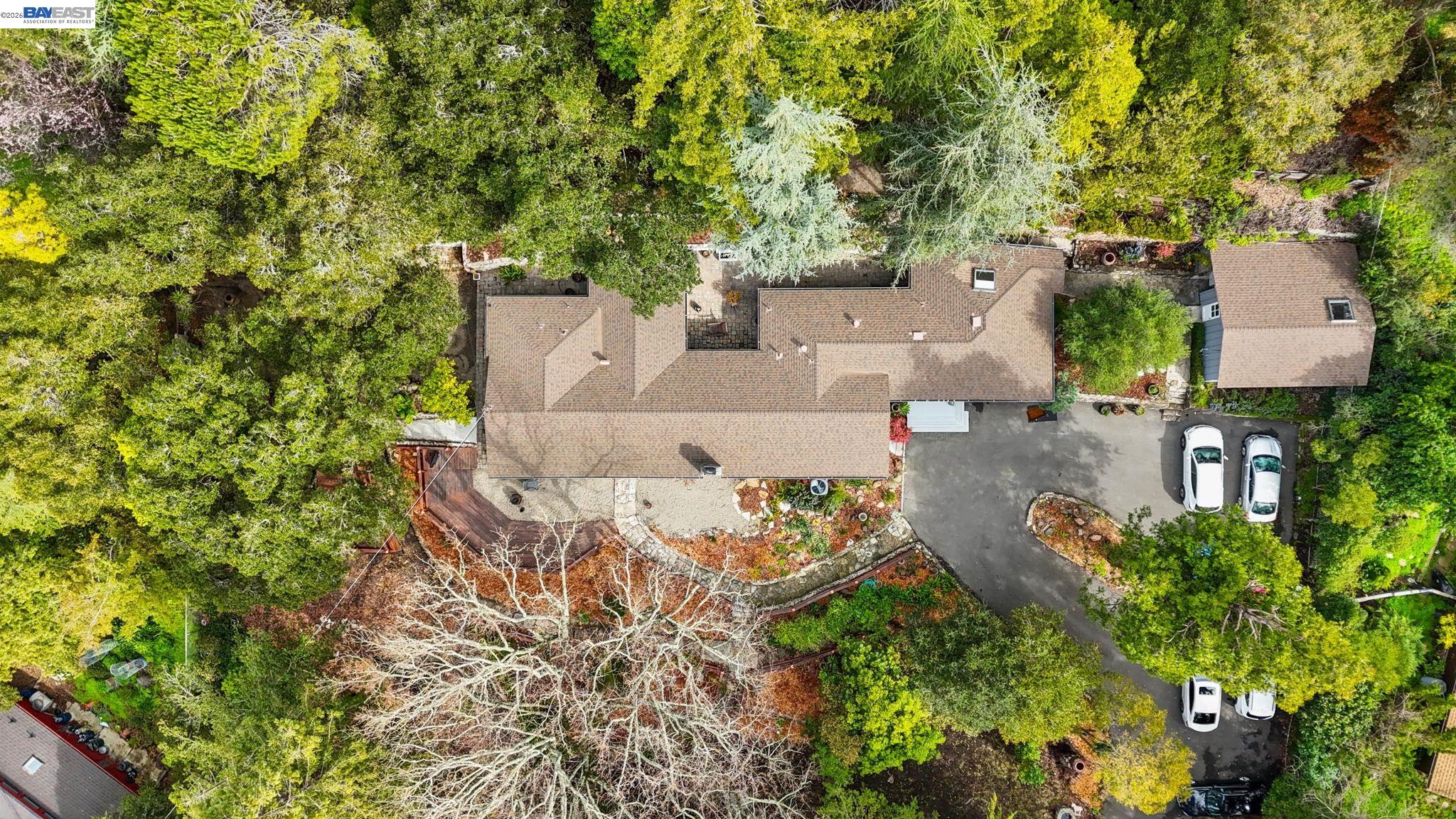 Detail Gallery Image 23 of 32 For 2976 Joaquin Miller Rd, Oakland,  CA 94602 - 2 Beds | 2 Baths