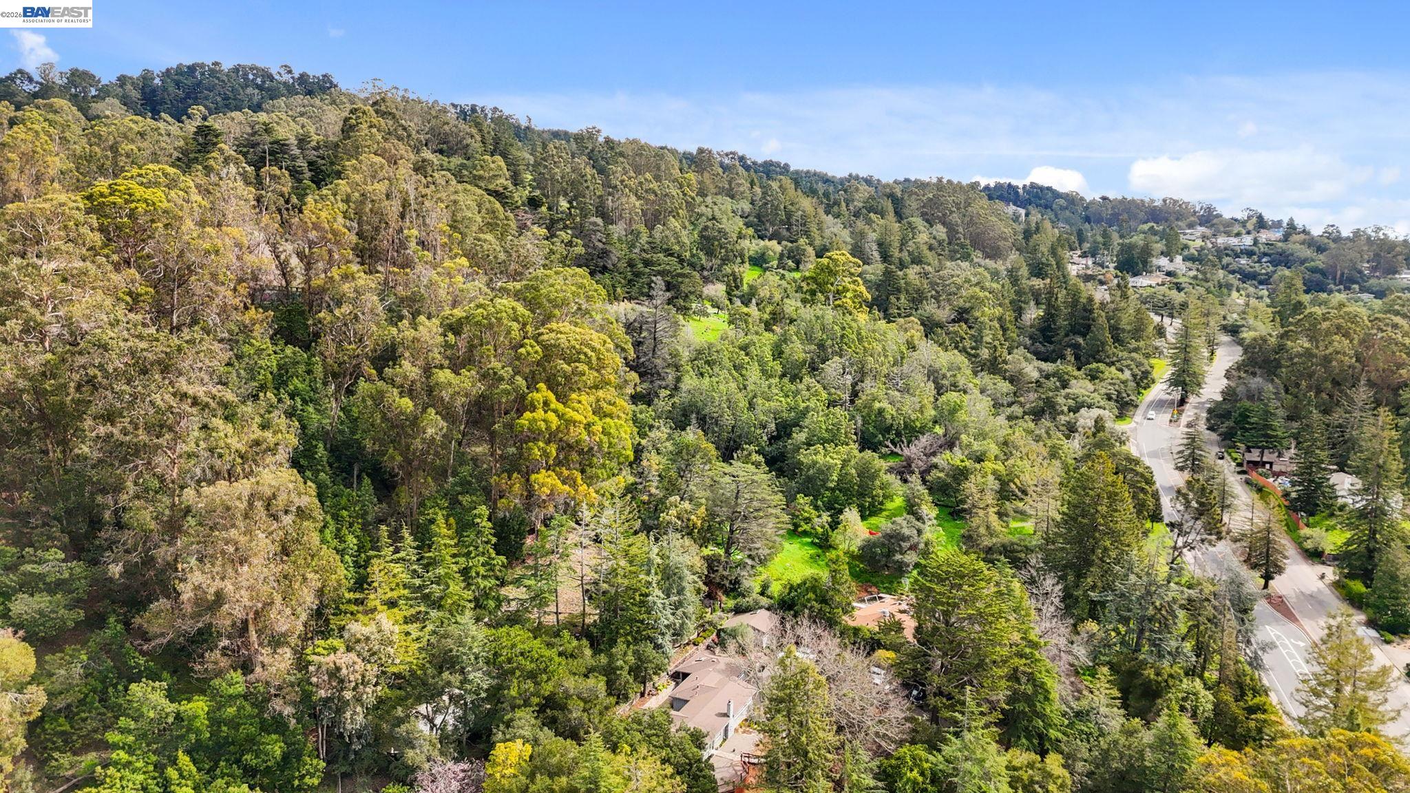 Detail Gallery Image 24 of 32 For 2976 Joaquin Miller Rd, Oakland,  CA 94602 - 2 Beds | 2 Baths