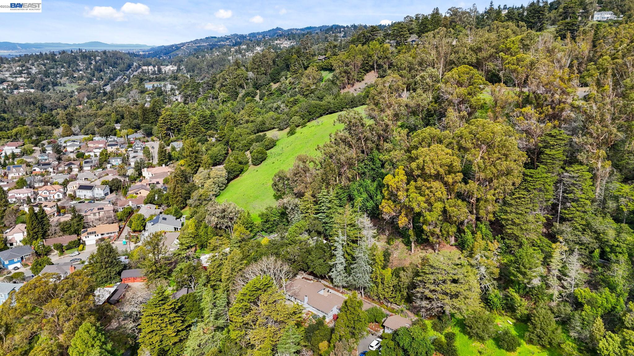 Detail Gallery Image 25 of 32 For 2976 Joaquin Miller Rd, Oakland,  CA 94602 - 2 Beds | 2 Baths