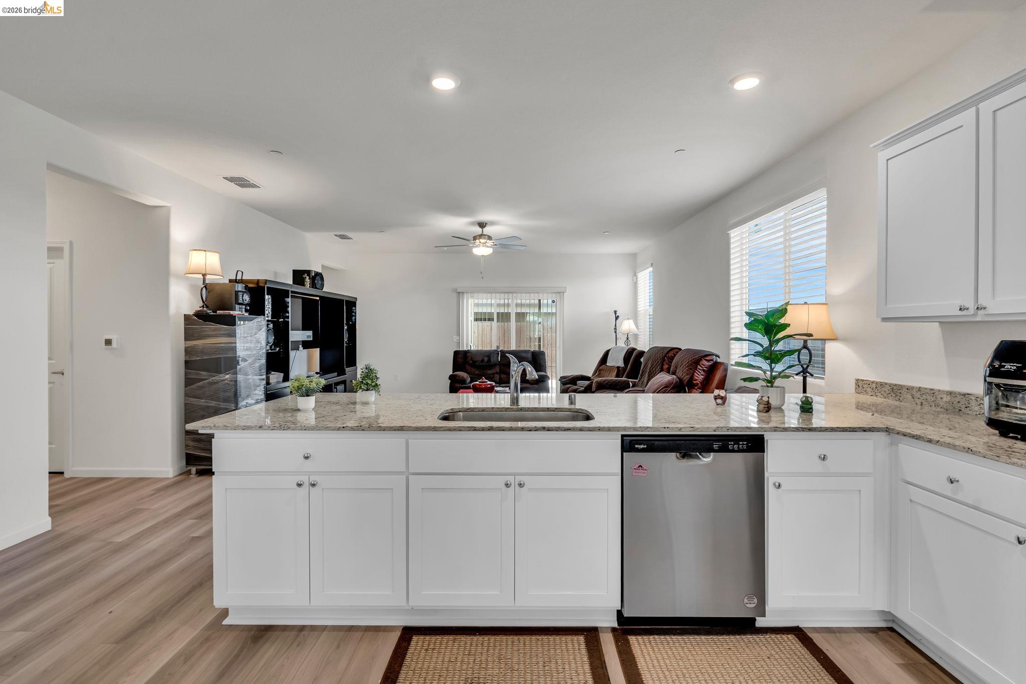 Detail Gallery Image 11 of 51 For 2087 Stars Dr, Rio Vista,  CA 94571 - 3 Beds | 2 Baths