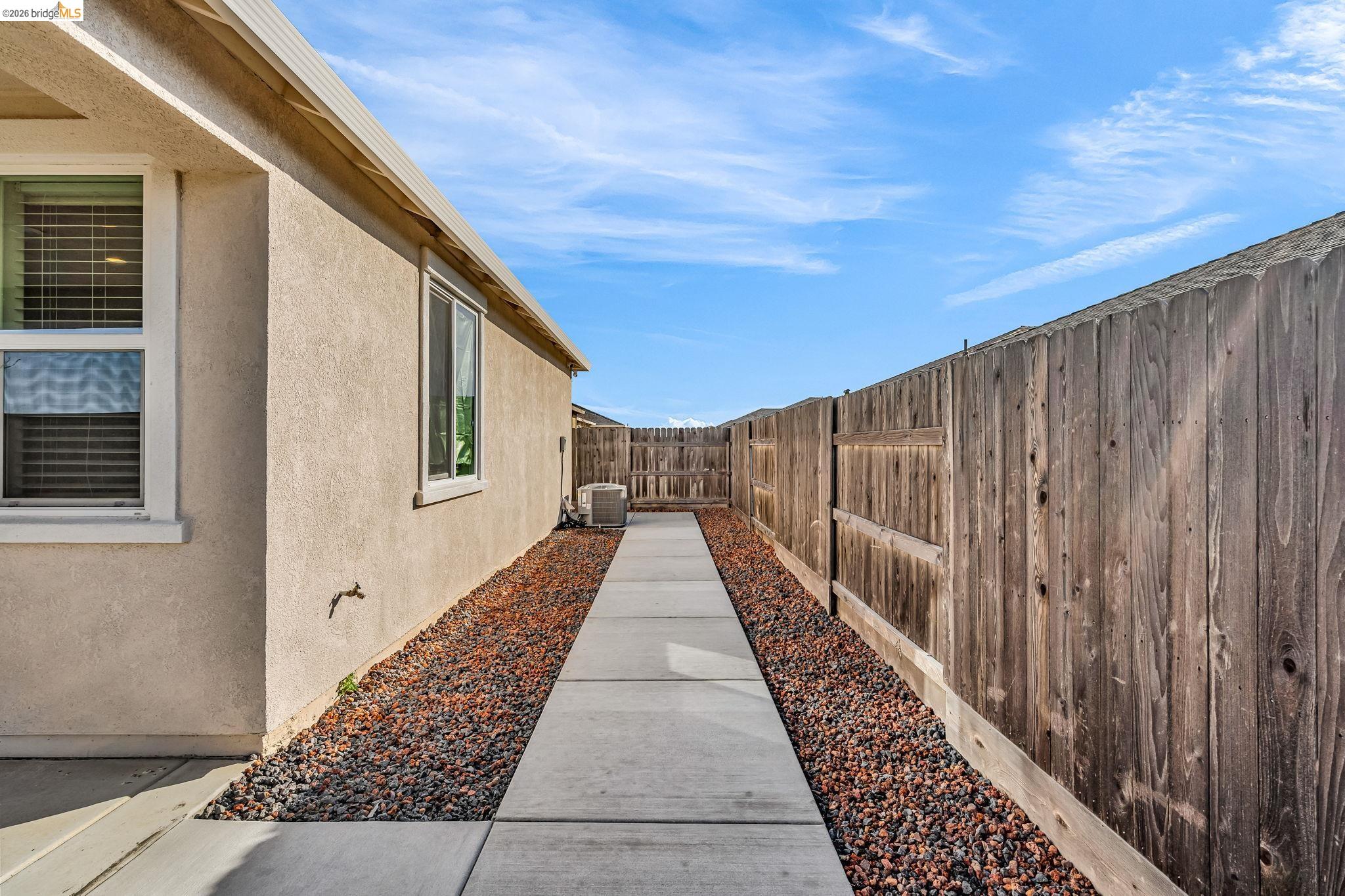 Detail Gallery Image 33 of 51 For 2087 Stars Dr, Rio Vista,  CA 94571 - 3 Beds | 2 Baths