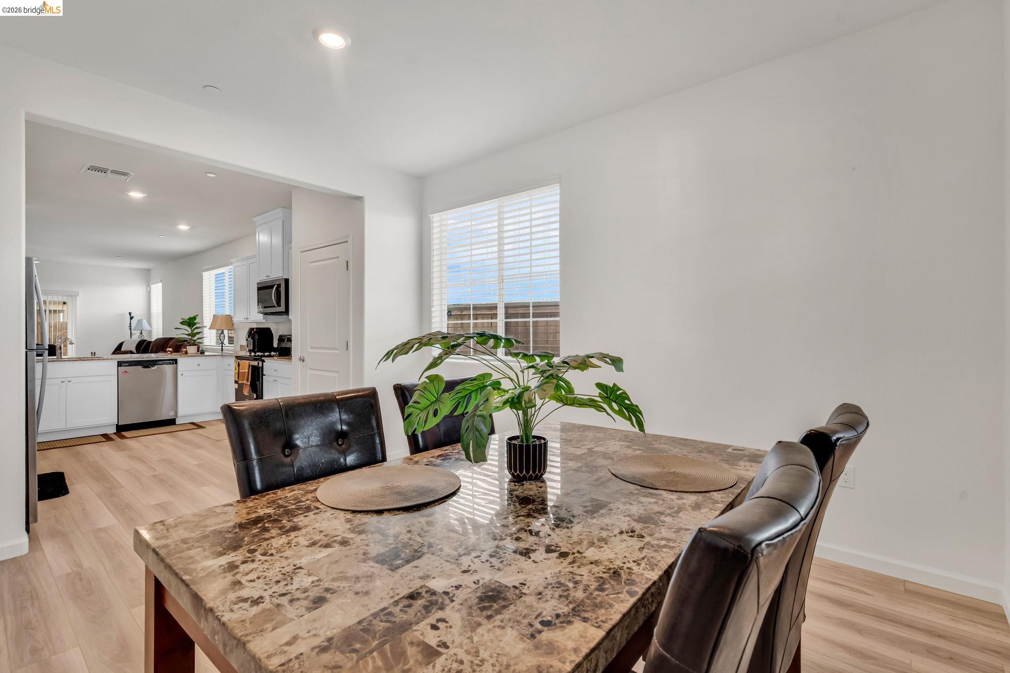 Detail Gallery Image 10 of 51 For 2087 Stars Dr, Rio Vista,  CA 94571 - 3 Beds | 2 Baths