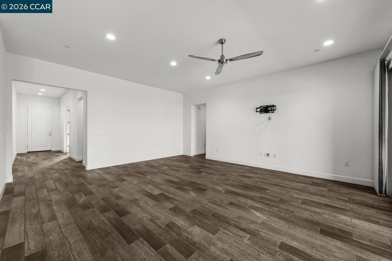 Detail Gallery Image 8 of 60 For 9466 Davenport Cir, Discovery Bay,  CA 94505 - 3 Beds | 2/1 Baths