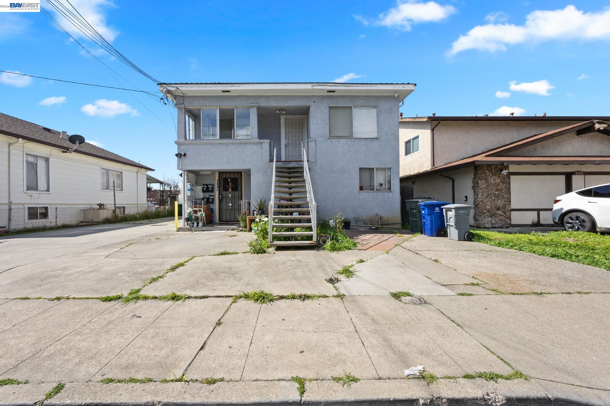 Detail Gallery Image 2 of 27 For 209 Dabner St, San Leandro,  CA 94577 - 8 Beds | 4 Baths