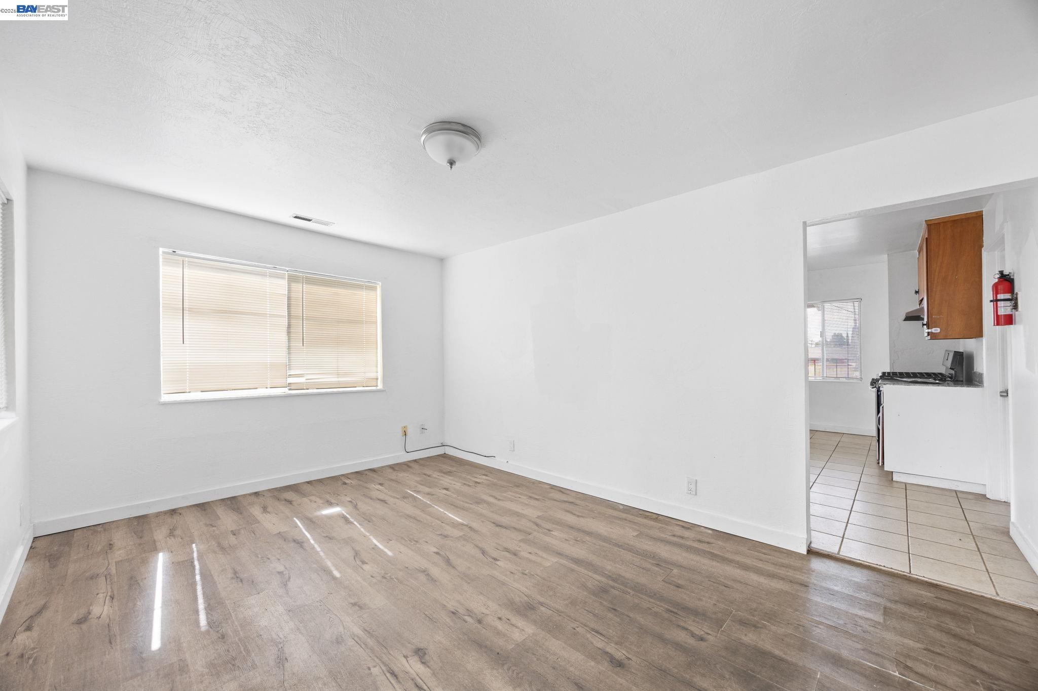 Detail Gallery Image 4 of 27 For 209 Dabner St, San Leandro,  CA 94577 - 8 Beds | 4 Baths