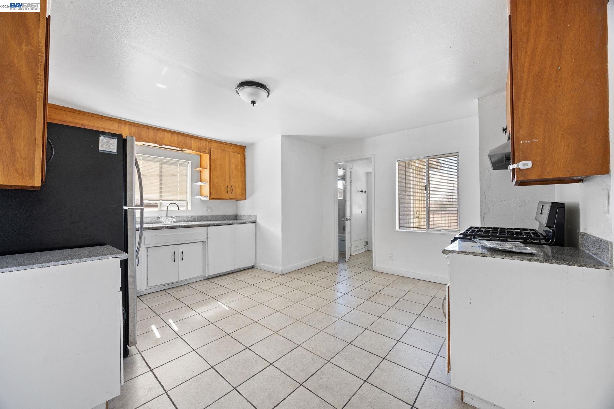 Detail Gallery Image 6 of 27 For 209 Dabner St, San Leandro,  CA 94577 - 8 Beds | 4 Baths