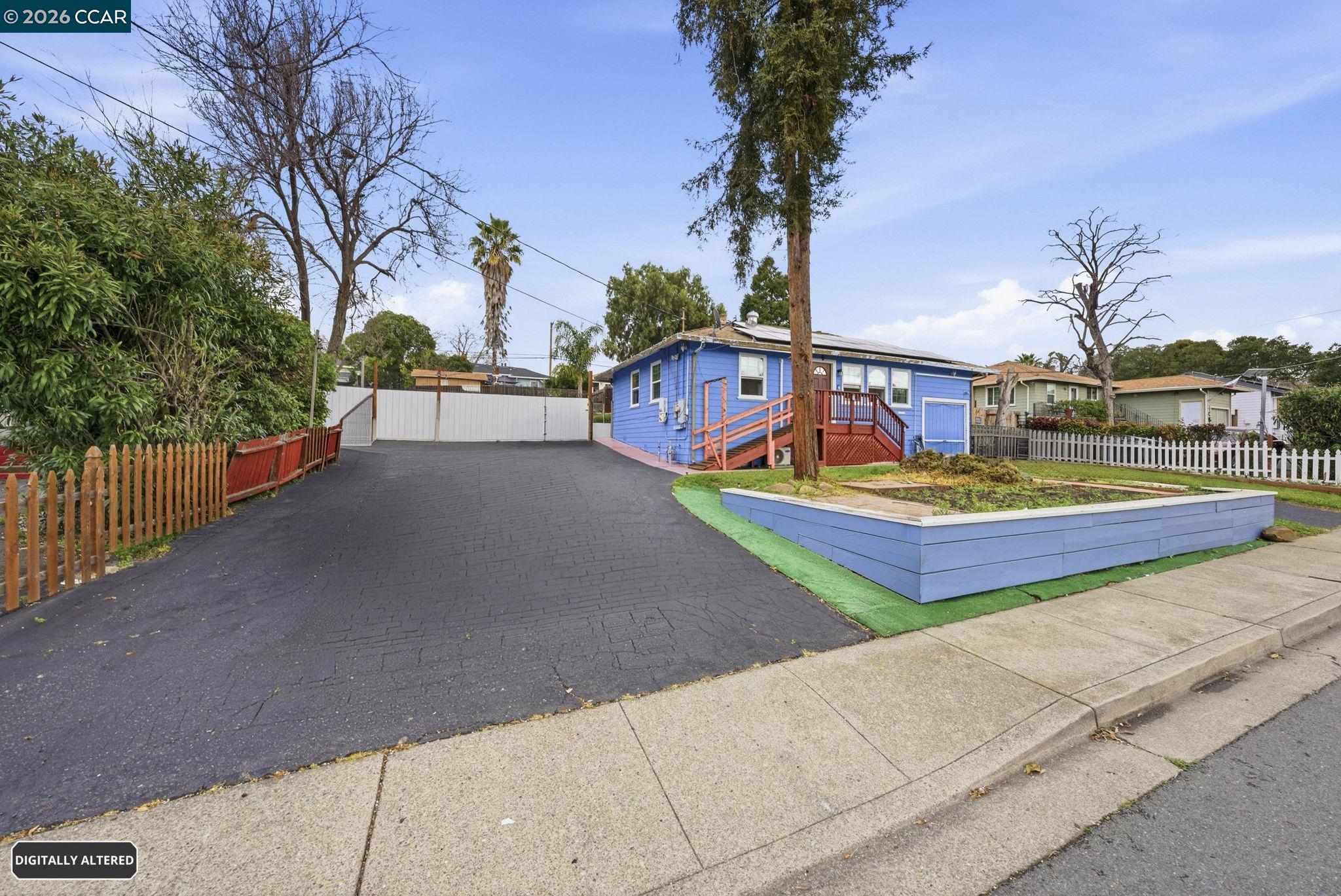 Detail Gallery Image 5 of 44 For 1925 Solano Way, Concord,  CA 94520 - 2 Beds | 1 Baths