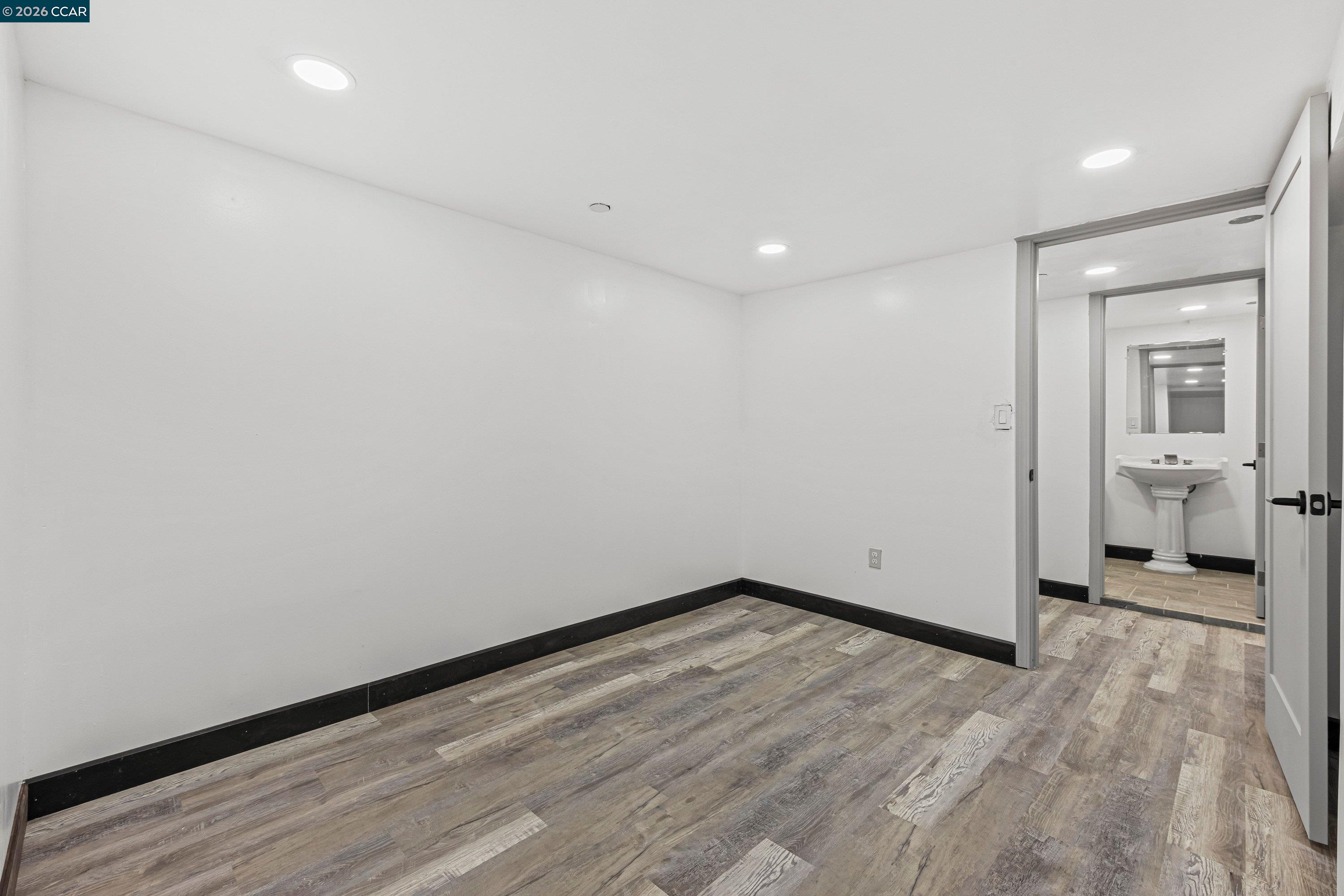 Detail Gallery Image 19 of 48 For 390 Guttenberg St, Daly City,  CA 94014 - 3 Beds | 2 Baths