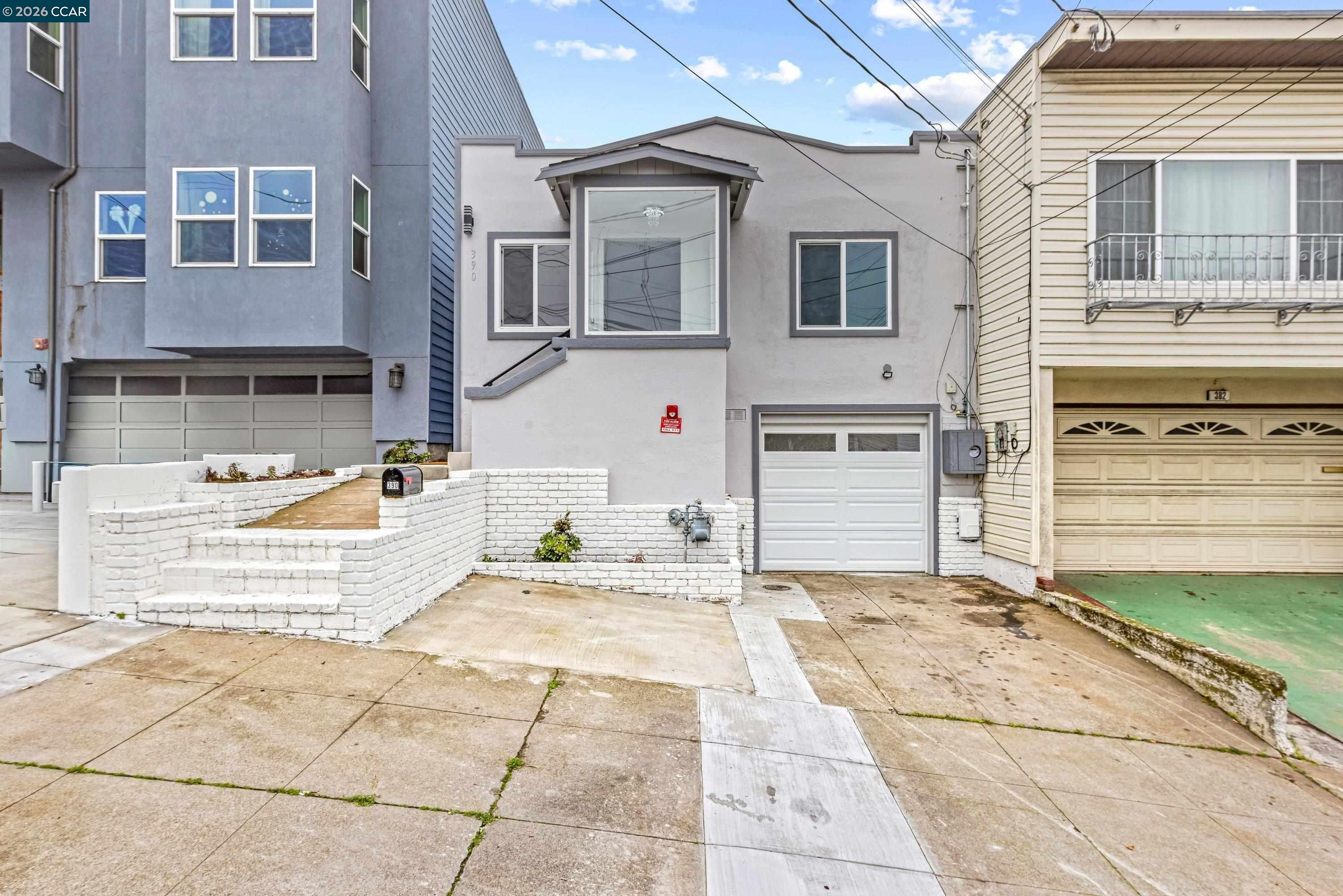 Detail Gallery Image 3 of 48 For 390 Guttenberg St, Daly City,  CA 94014 - 3 Beds | 2 Baths