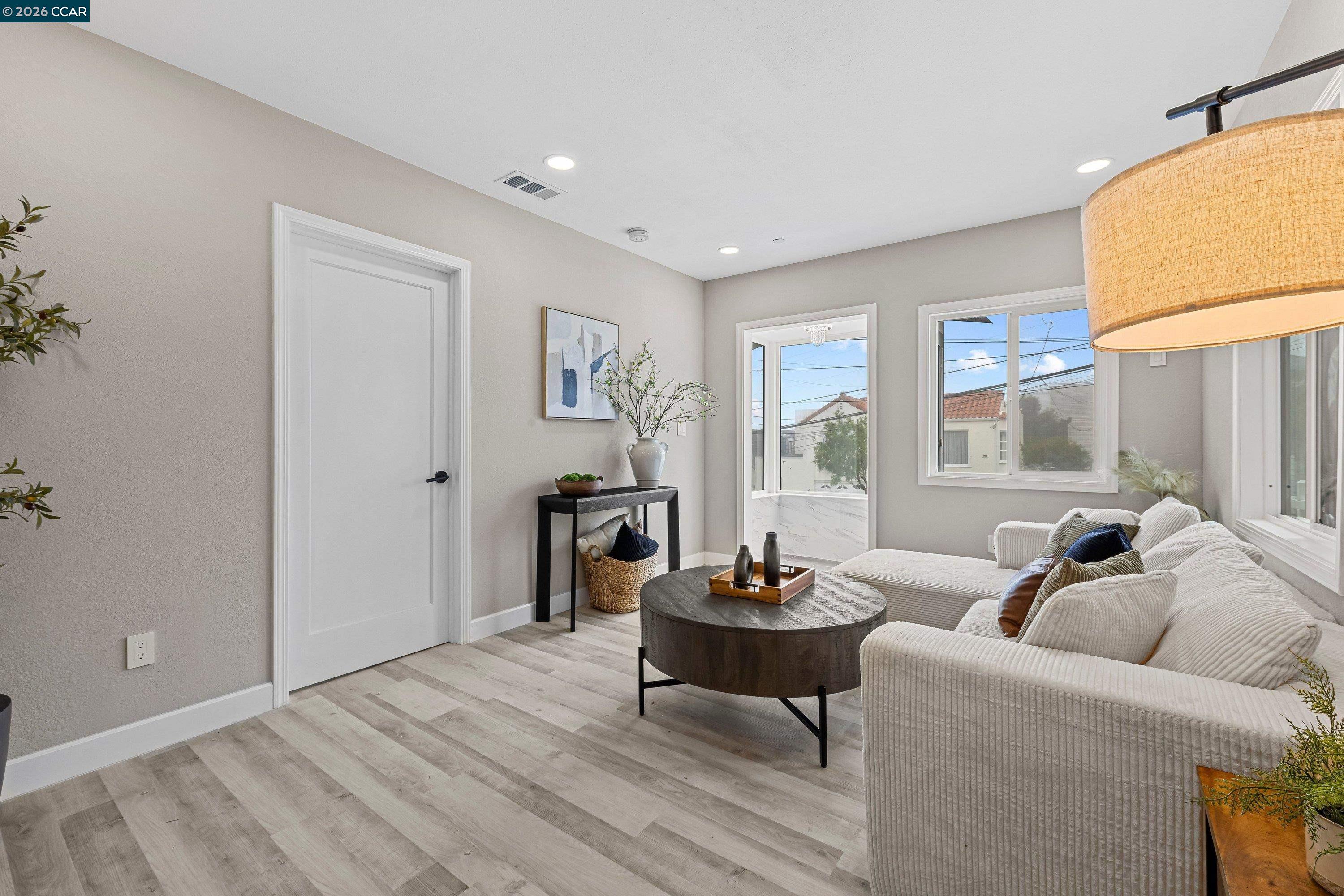 Detail Gallery Image 7 of 48 For 390 Guttenberg St, Daly City,  CA 94014 - 3 Beds | 2 Baths