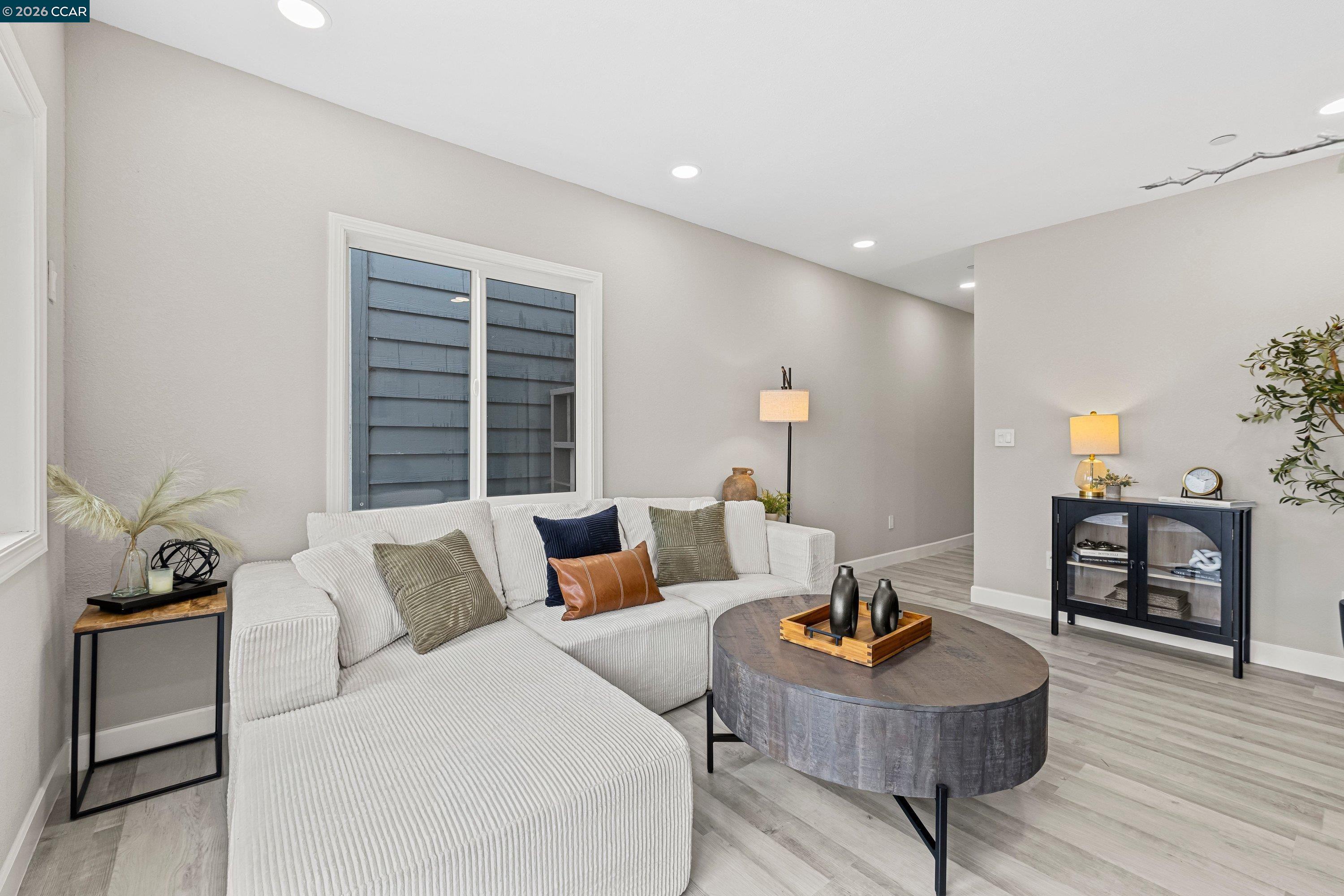 Detail Gallery Image 9 of 48 For 390 Guttenberg St, Daly City,  CA 94014 - 3 Beds | 2 Baths