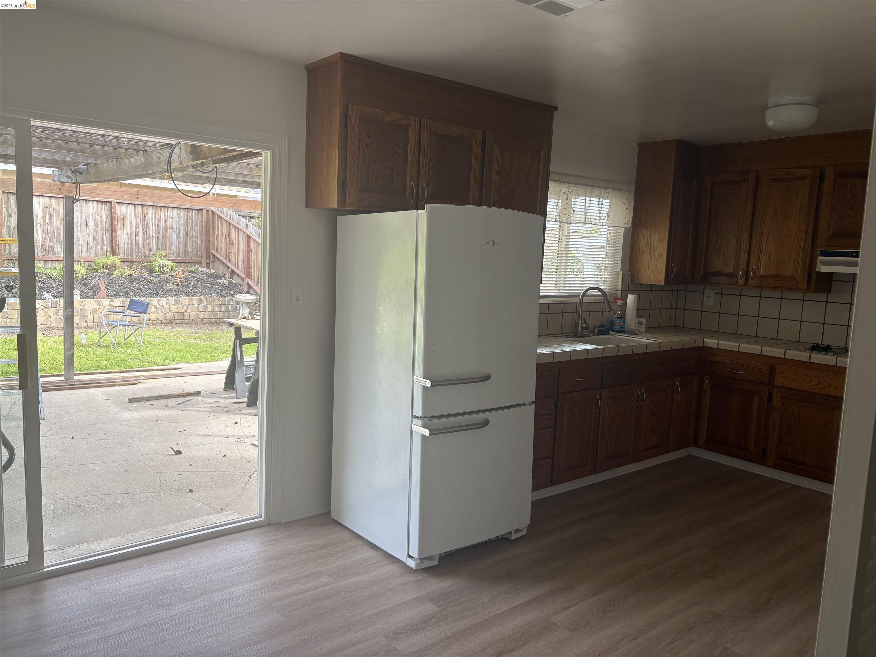 Detail Gallery Image 3 of 6 For 1227 Giovanni St, Antioch,  CA 94509 - 3 Beds | 1 Baths